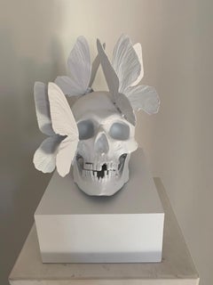 Vanity with Butterflies, bronzo dipinto di bianco, edizione limitata 2018