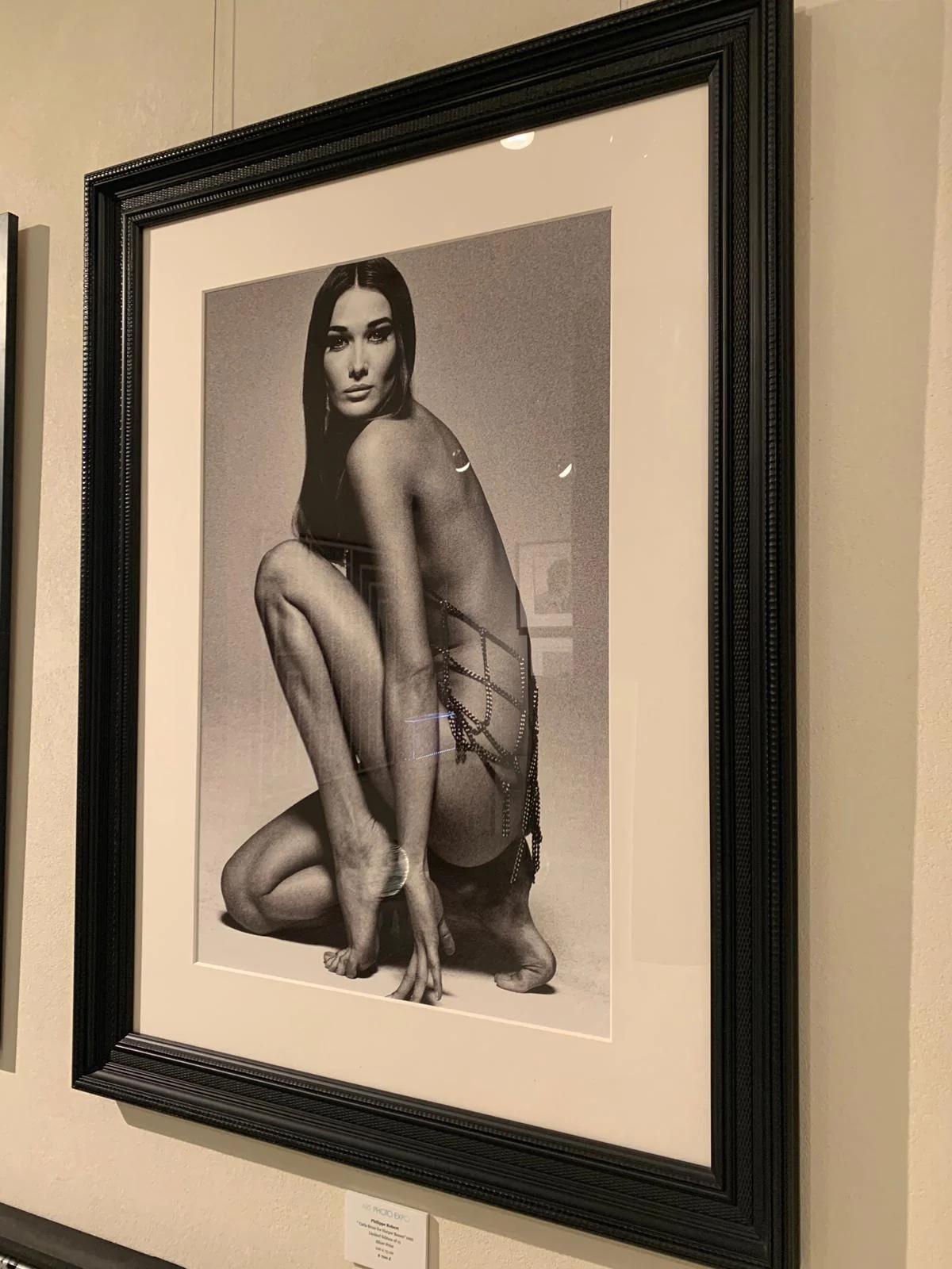 PHILIPPE ROBERT - Nude Carla Bruni a genoux, Harper Bazar  For Sale 1