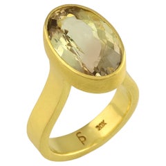 PHILIPPE SPENCER 11.1 Karat. Statement-Ring mit zweifarbigem Turmalin in 22 Karat Gold gefasst