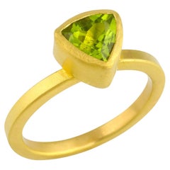 PHILIPPE SPENCER 1.4 Ct. Peridot in 22K and 20K Gold Solitaire Ring