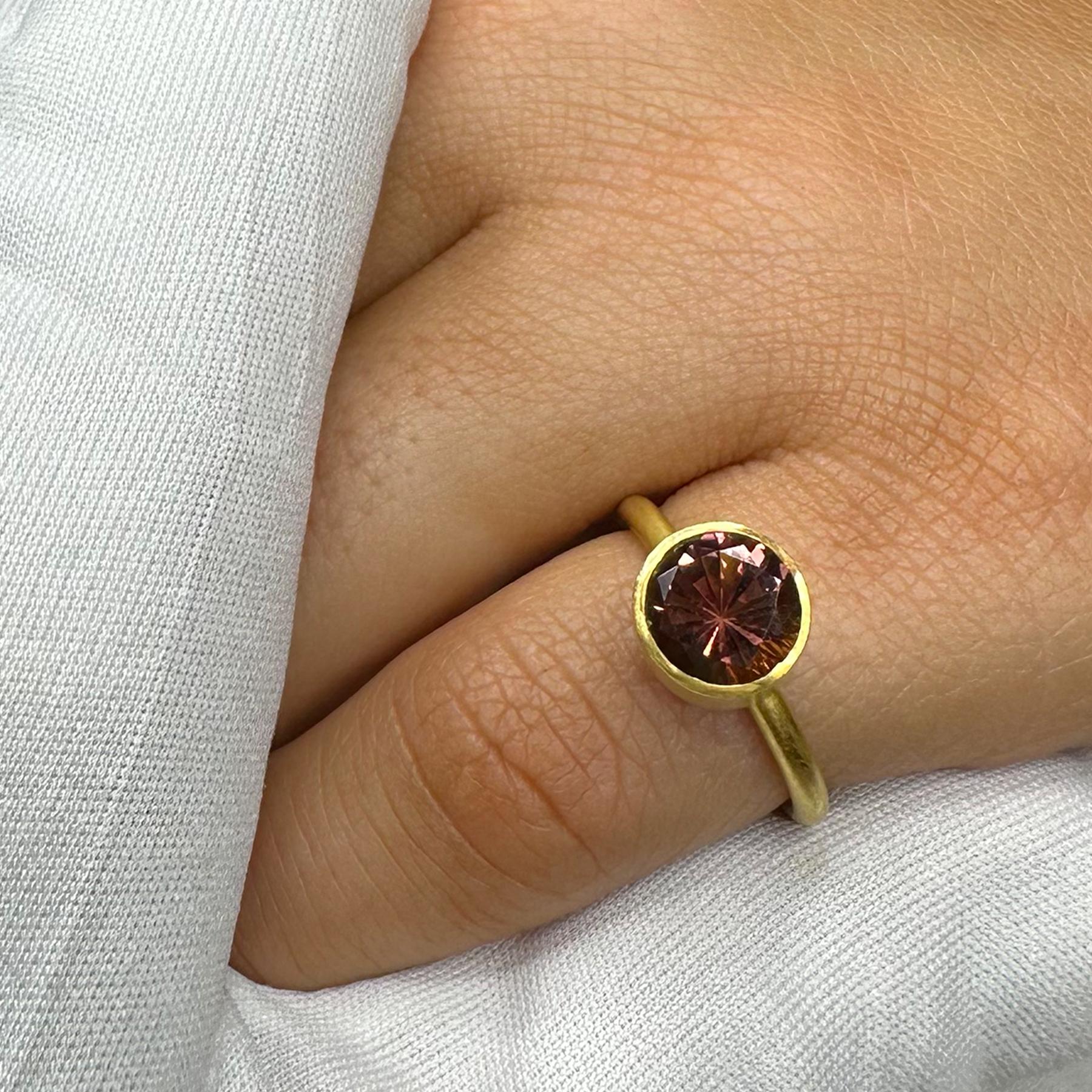 PHILIPPE SPENCER 1.85 Ct. Pink Tourmaline in 22K and 20K Gold Solitaire Ring In New Condition For Sale In Key West, FL