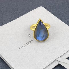 PHILIPPE SPENCER 20.87 Ct. Labradorite in 22K and 20K Gold Statement Ring
