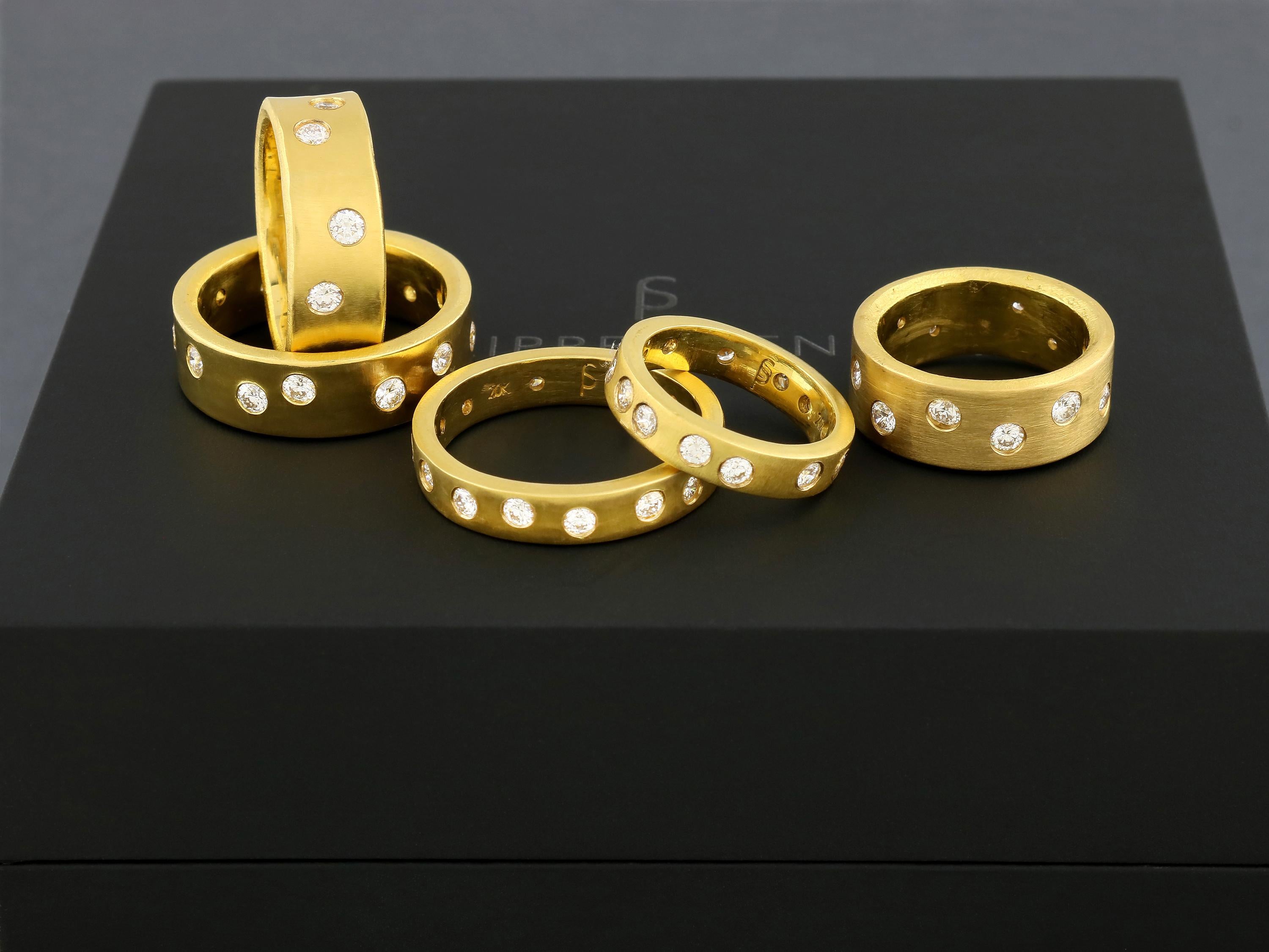En vente :  Bague Lucky 13 diamants colorés PHILIPPE SPENCER en or 20 carats, 5 x 2 mm  7