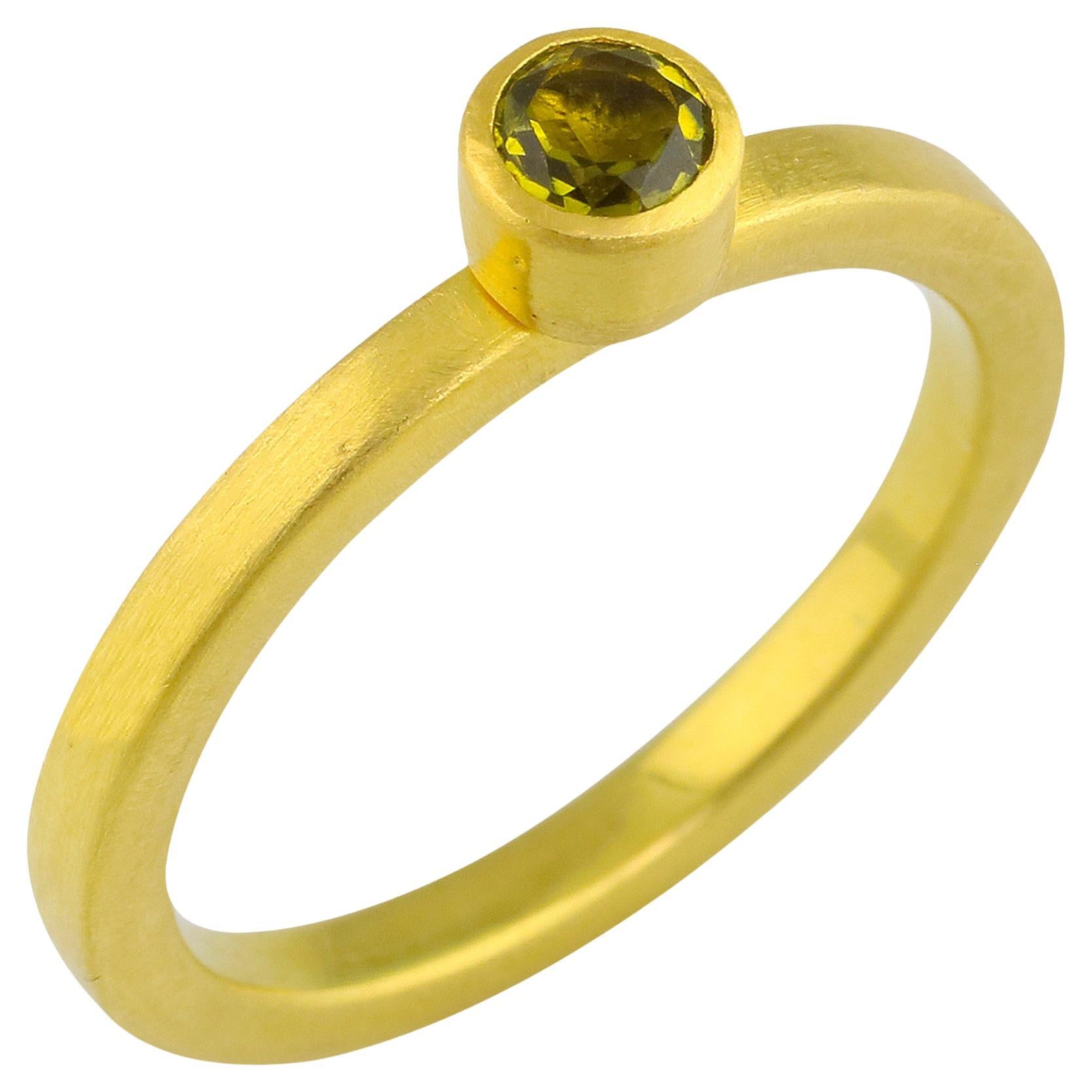 PHILIPPE SPENCER .24 Ct. Olive Tourmaline in 22K and 20K Gold Solitaire Ring For Sale