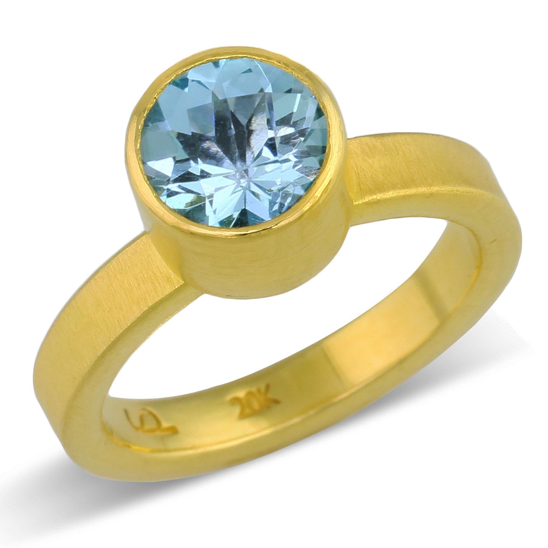 Artisan PHILIPPE SPENCER 2.5 Ct. Blue Topaz in 22K and 20K Gold Statement Ring For Sale