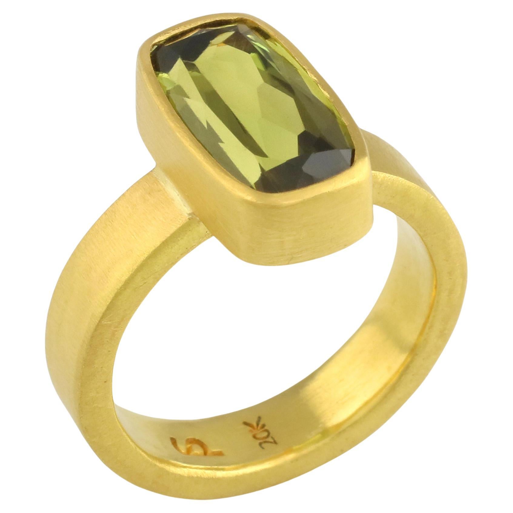 PHILIPPE SPENCER 5.17 Ct. Olive Tourmaline in 22K and 20K Gold Statement Ring For Sale
