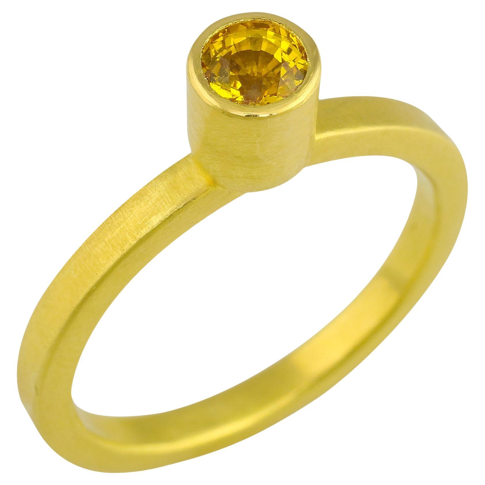 PHILIPPE SPENCER .65 Ct. Yellow Sapphire in 22K and 20K Gold Solitaire Ring For Sale