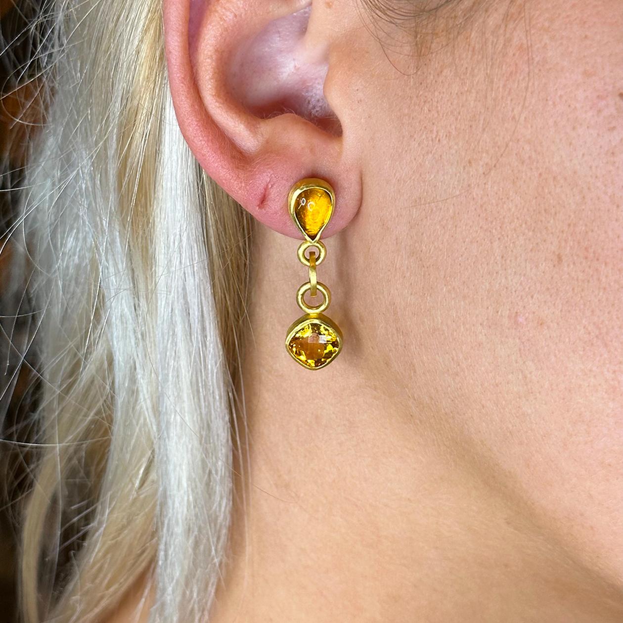 Artisan PHILIPPE SPENCER 7.3 Ct. Gold Citrines in 22K & 20K Gold Dangling Earrings For Sale