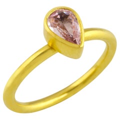 PHILIPPE SPENCER .78 Ct. Anello solitario con zaffiro rosa in oro 22 e 20 carati
