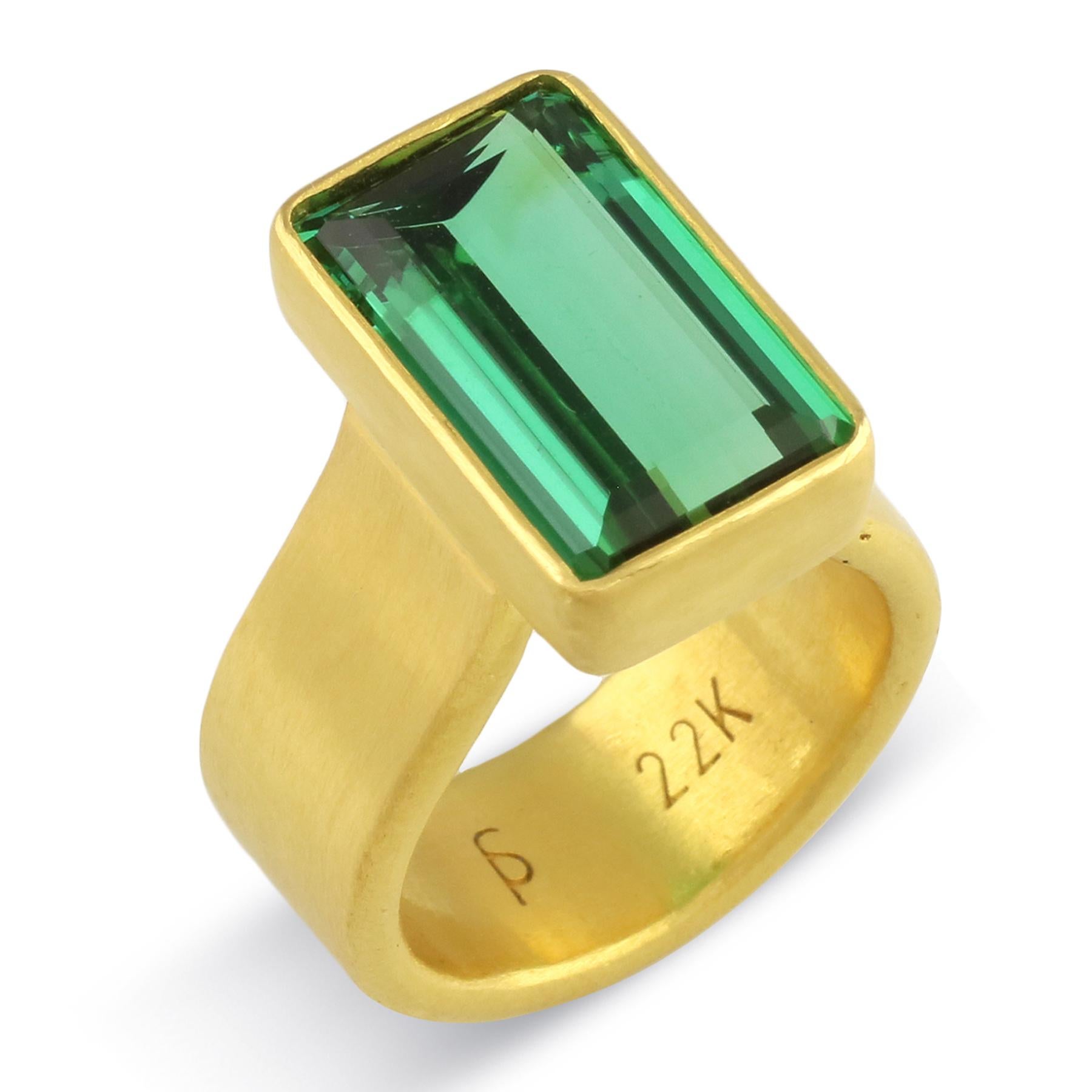 Artisan PHILIPPE SPENCER 8.4 Ct. Extra-Fine Tourmaline Statement Ring in 22K Gold For Sale