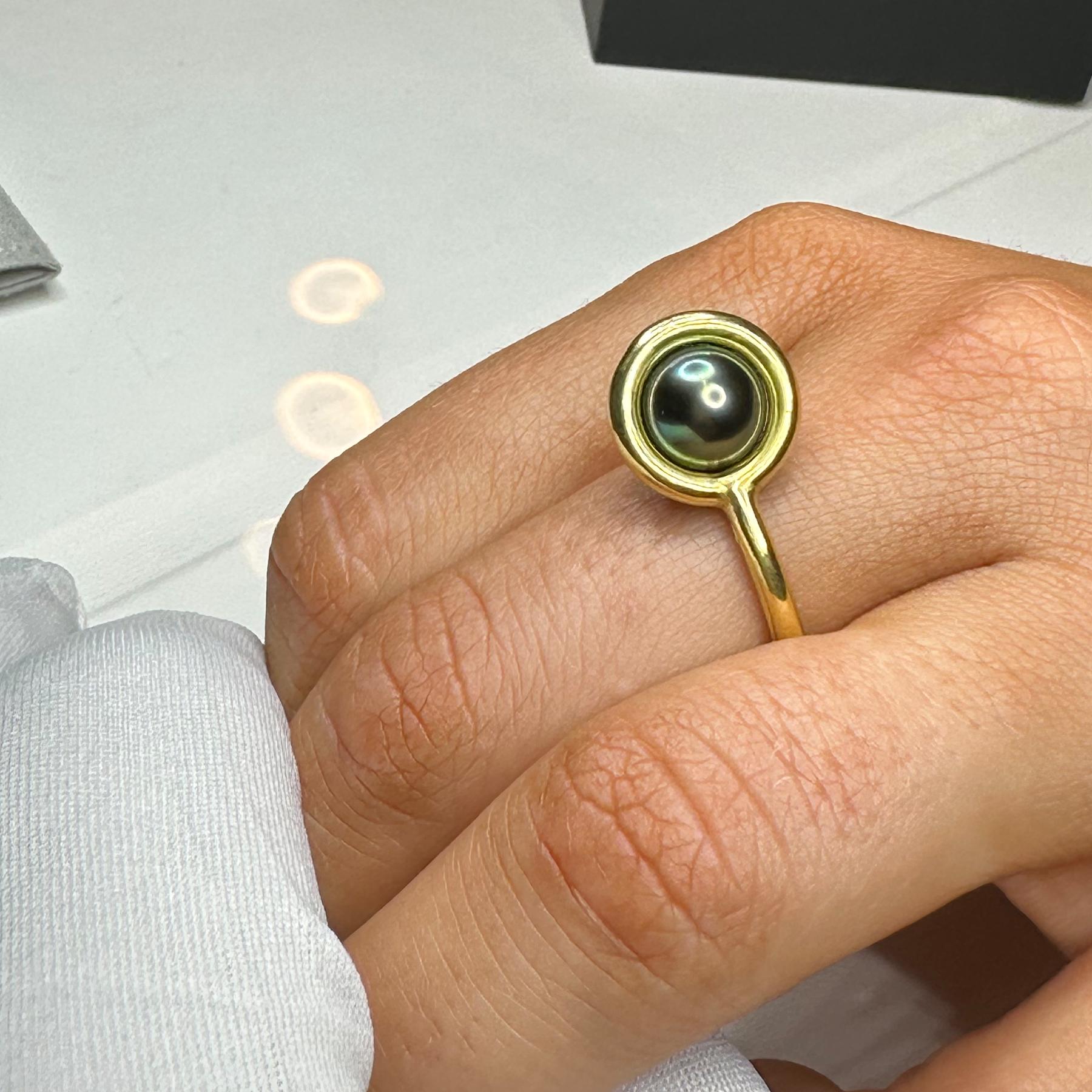 PHILIPPE SPENCER 9.3mm Tahitian Pearl in Solid 20K Gold Halo Tension Ring In New Condition For Sale In Key West, FL
