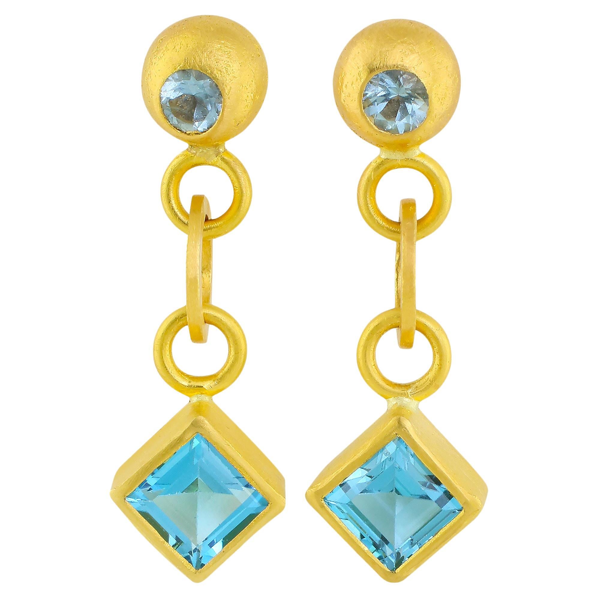 Boucles d'oreilles pendantes PHILIPPE SPENCER en or 22K et 20K avec topaze bleue et aigue-marine