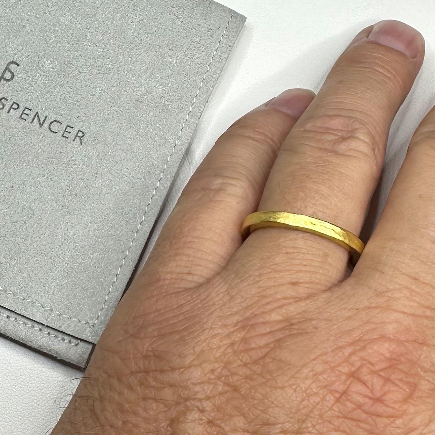 PHILIPPE SPENCER Solid 20K Gold Hand Hammered-Finish 2.5mm x 2.25mm Band For Sale 1