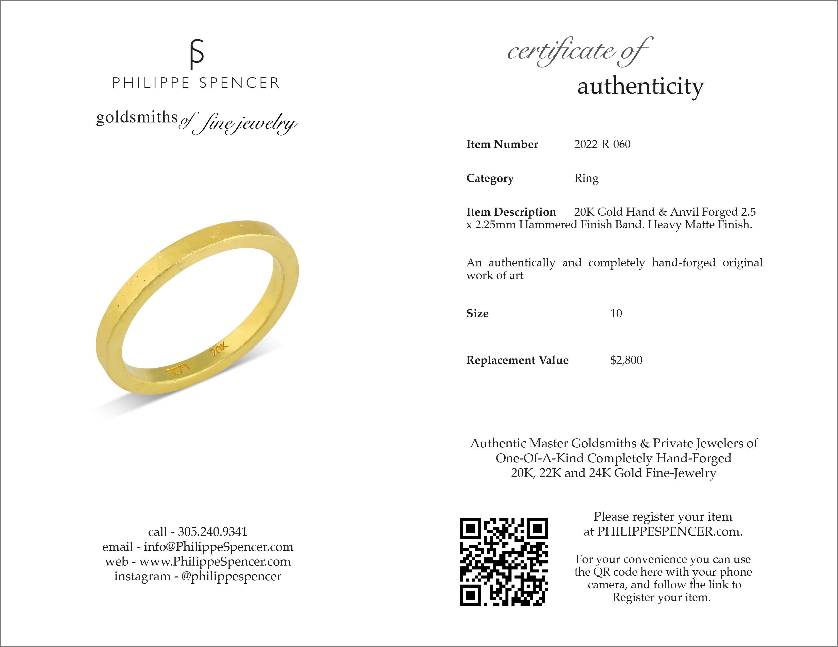 Women's or Men's PHILIPPE SPENCER Solid 20K Gold Hand Hammered-Finish 2.5mm x 2.25mm Band For Sale