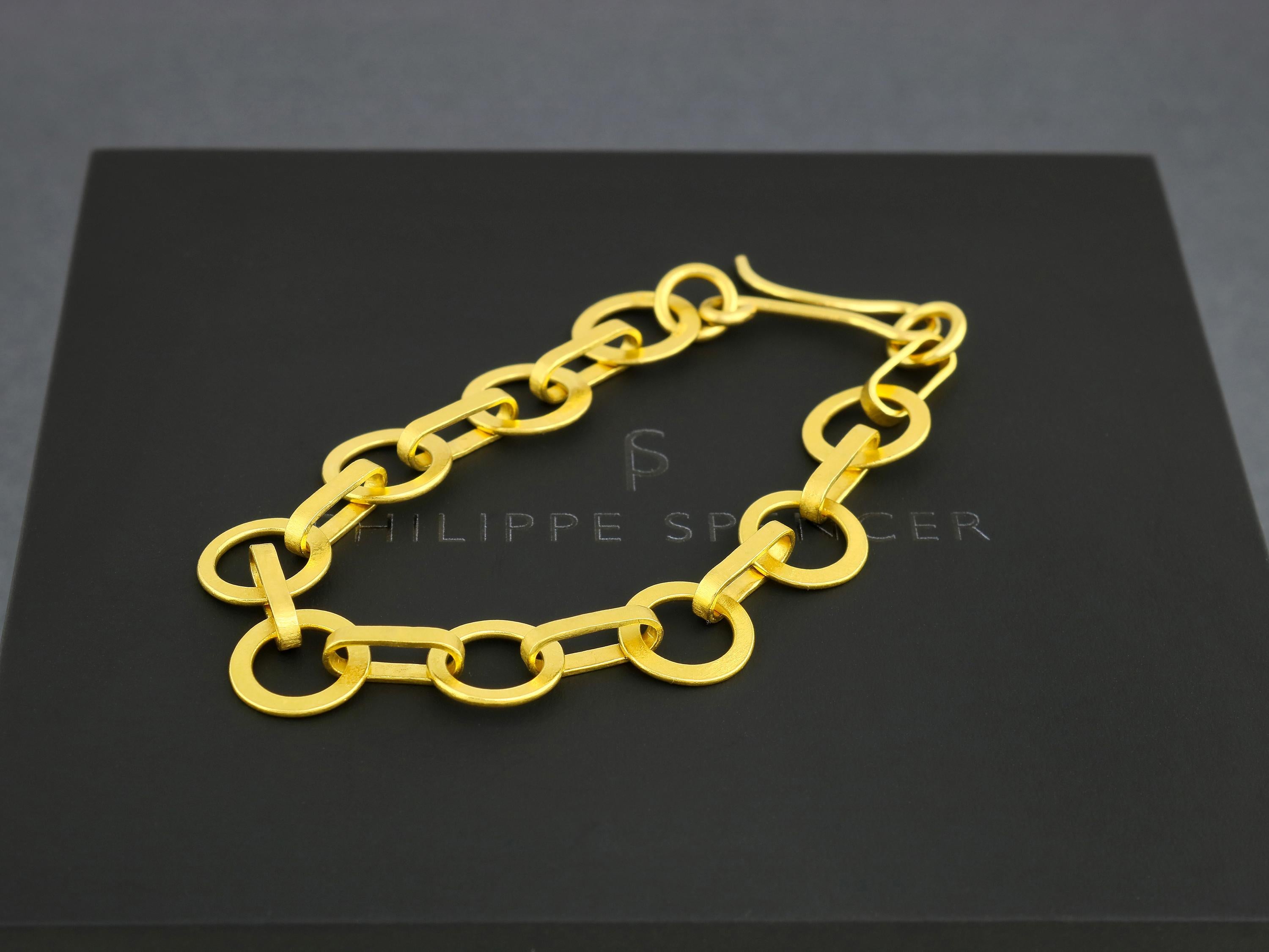 PHILIPPE SPENCER - Solid 22K Gold Round Link Bracelet. Each link & component unique and authentically smithed on a vintage anvil. Era concealing heavy matte finish.

This in-stock item is size 7.5