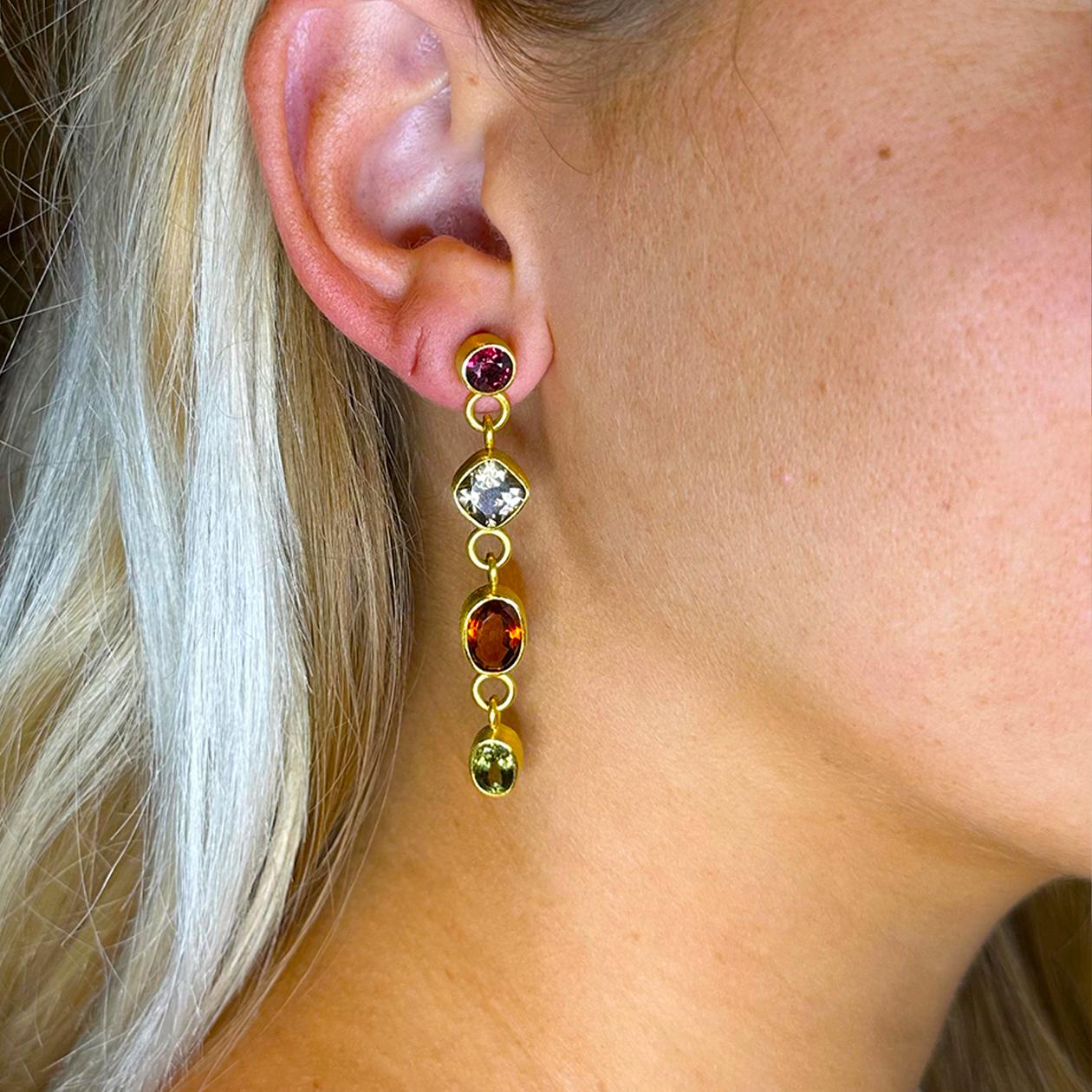 PHILIPPE SPENCER - Boucles d'oreilles pendantes en or pur 22K et pierres précieuses mixtes Pour femmes en vente