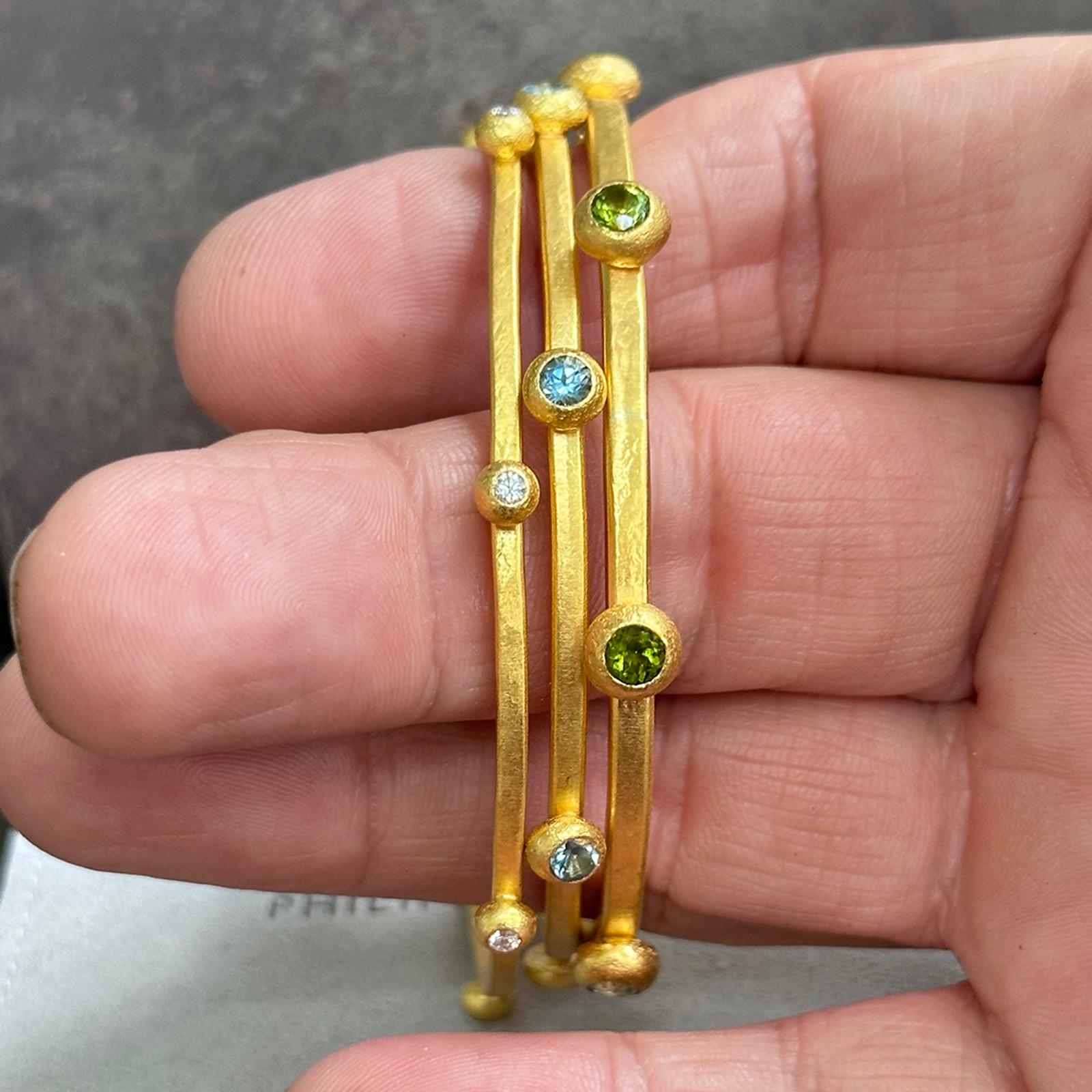 Artisan PHILIPPE SPENCER Bracelet jonc en or massif 24 carats et aigues-marines en gouttes d'or 22 carats en vente