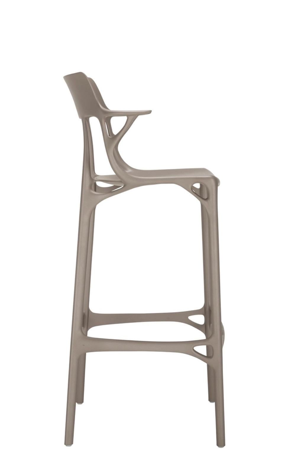 Italiano Philippe Starck A I Grigio Sgabello riciclato per Kartell in vendita
