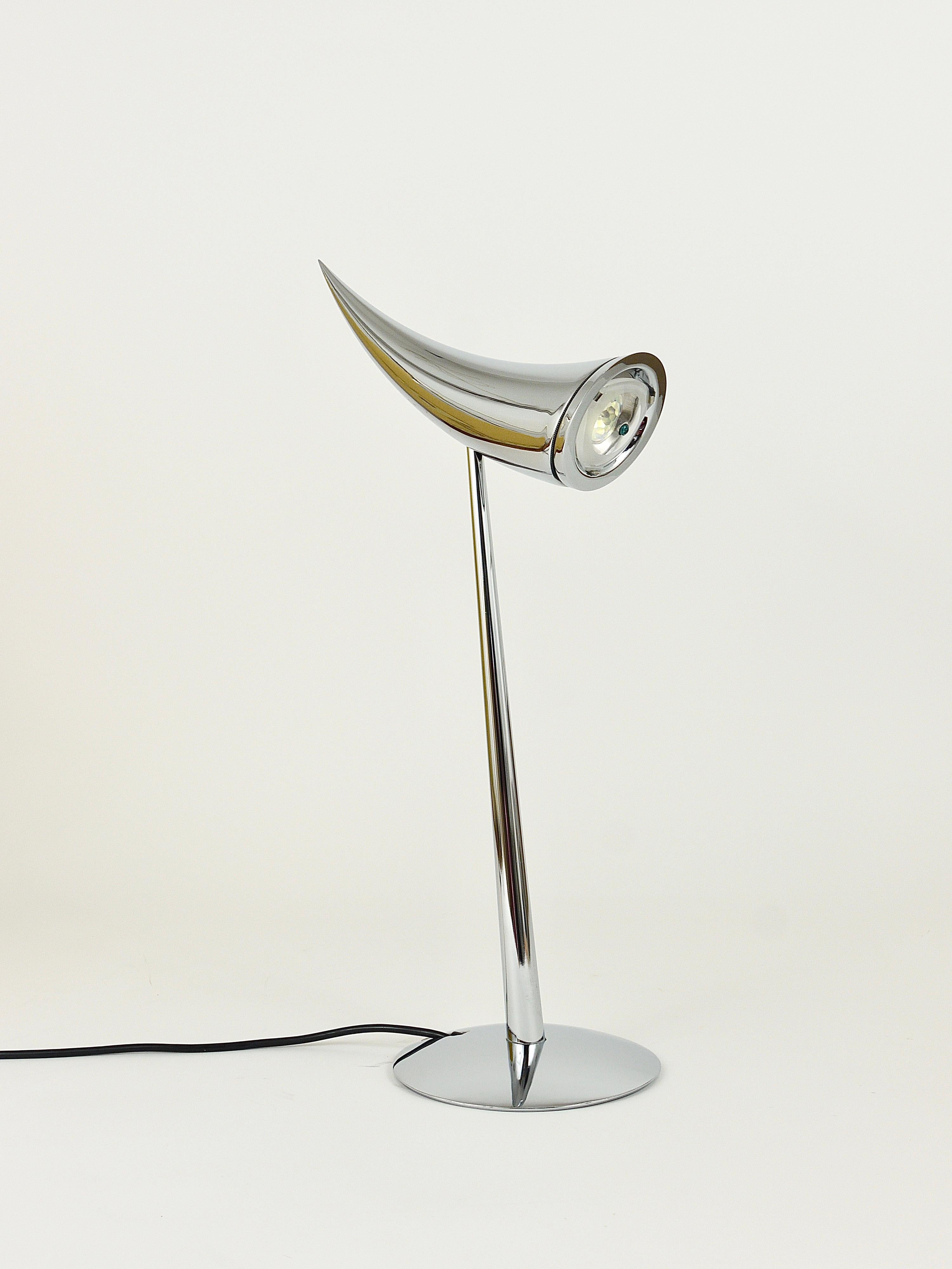 italien Lampe de bureau Ara de Philippe Starck, chrome, post-moderne par Flos Italie, années 1980