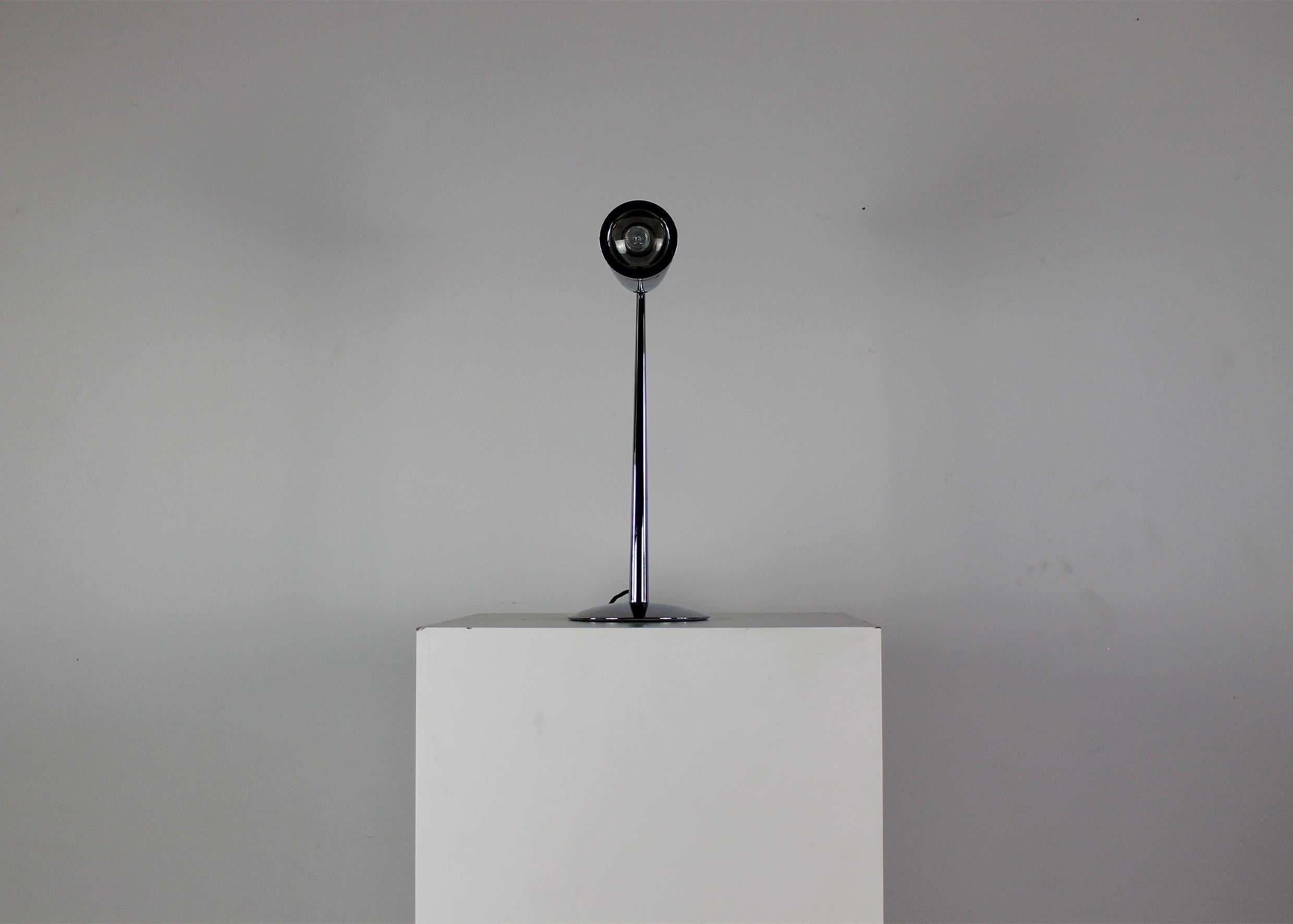 Philippe Starck Ara Tischlampe aus poliertem, verchromtem Metall von Flos 1988 (Postmoderne) im Angebot