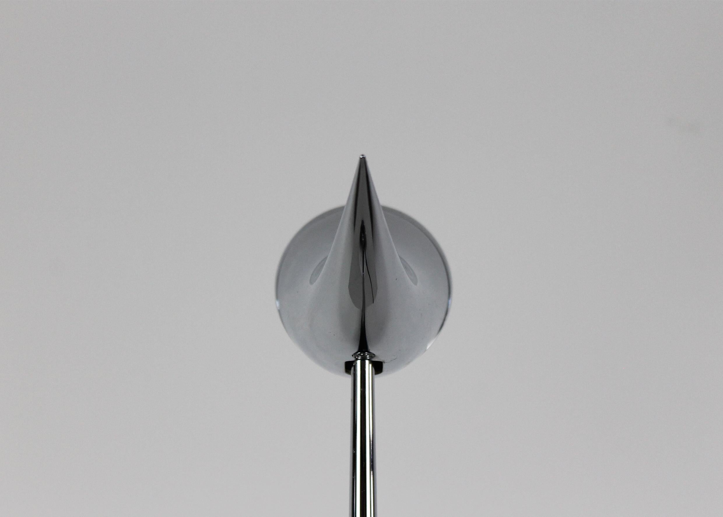 Philippe Starck Ara Tischlampe aus poliertem, verchromtem Metall von Flos 1988 (Ende des 20. Jahrhunderts) im Angebot
