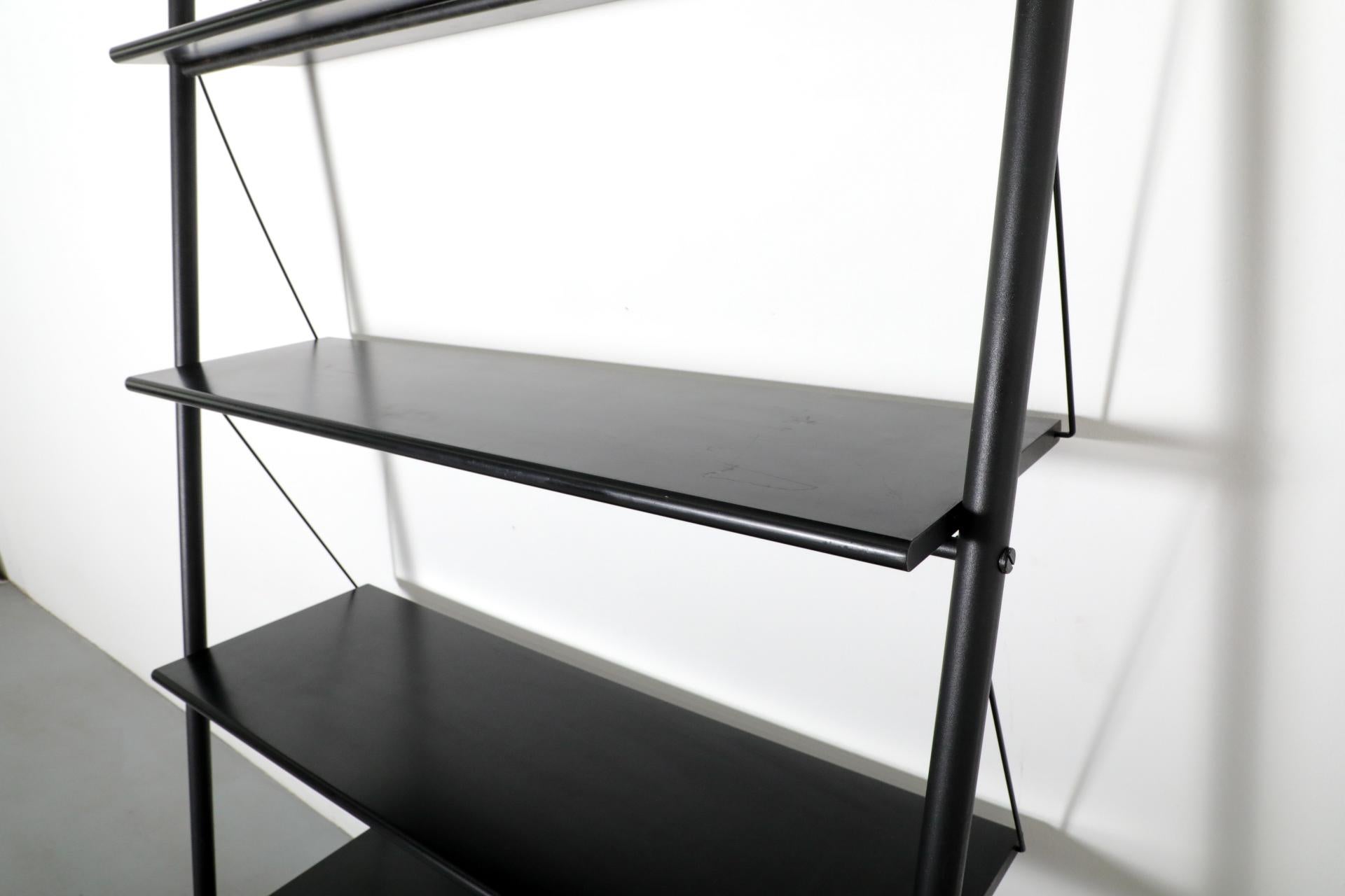 Philippe Starck Estantería de metal esmaltado en negro 