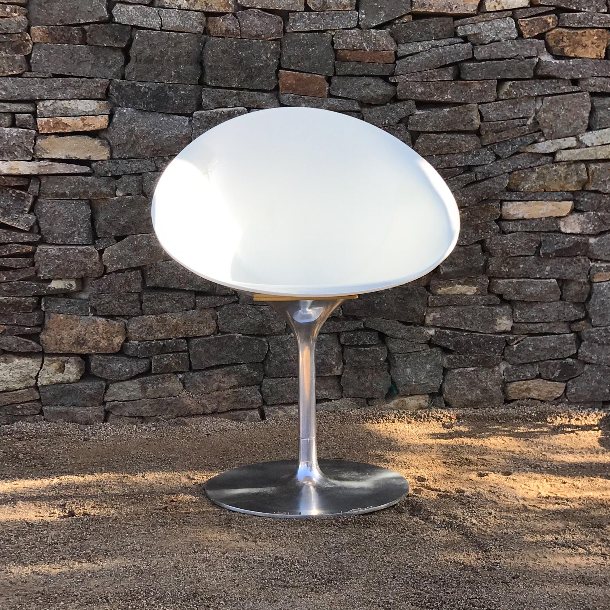 Fabulous modern set of six dining chairs designed by Philippe Starck for Kartell, maker stamped, made in Italy.
White plastic bucket swivel seat with chrome-plated tulip base. Italy stamped. (*Please note we have an additional chair available if