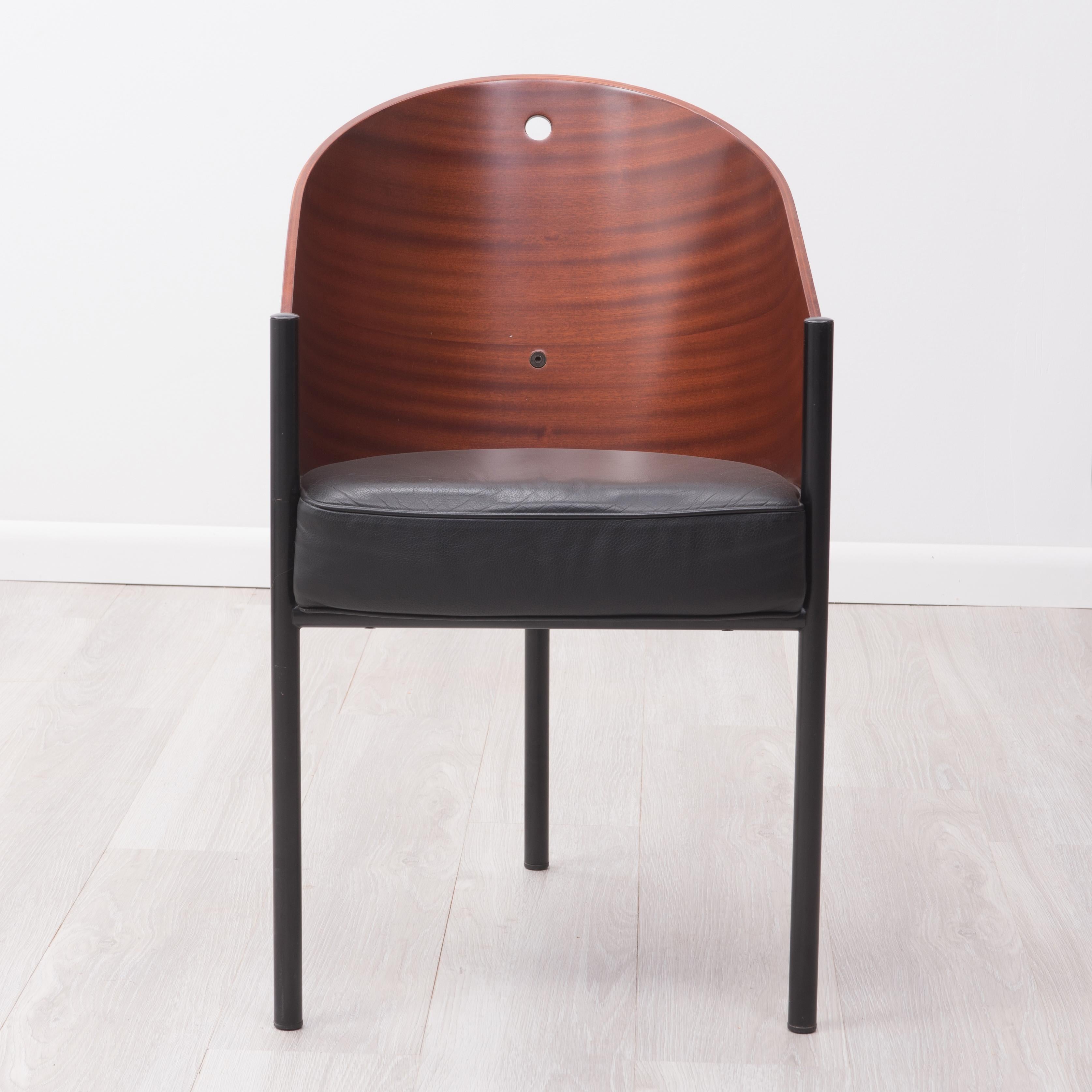 Ein Costes-Sessel, entworfen von Philippe Starck für Driade um 1982 für das Café Costes in Paris. Holzschale mit hervorragender Maserung, drei Beinen und einem Ledersitz.