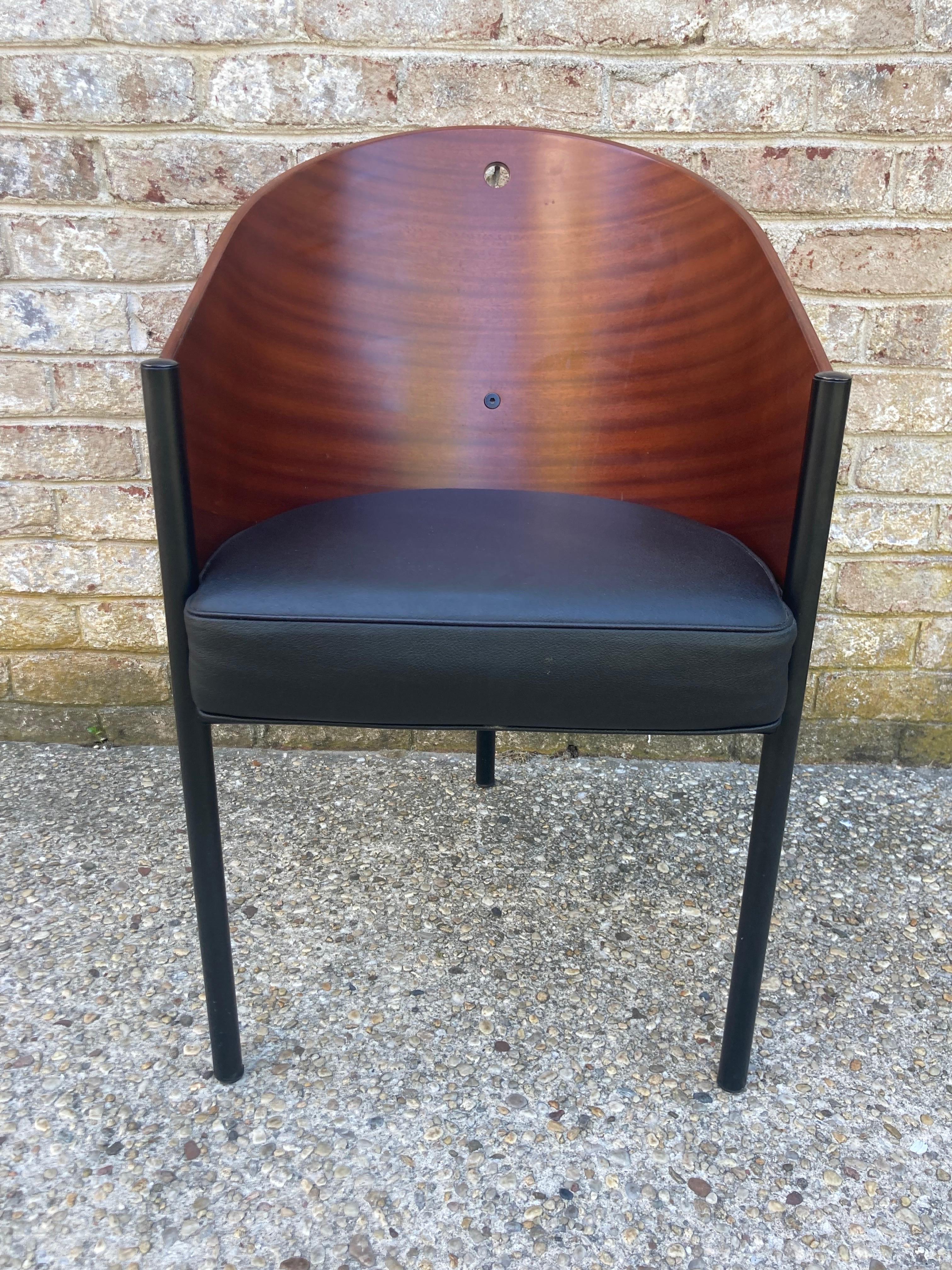 Der ikonische dreibeinige Costes-Stuhl für Driade von Philippe Starck.