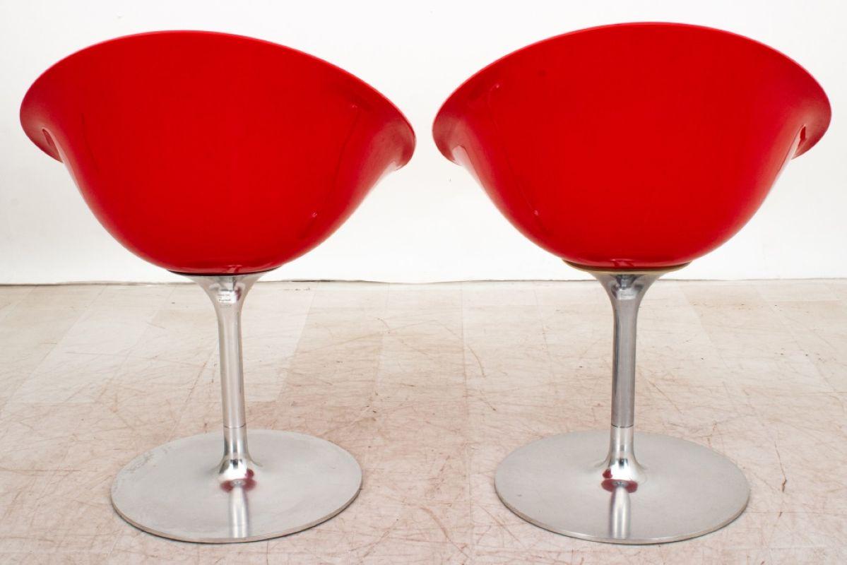 Paire de chaises pivotantes rouges 