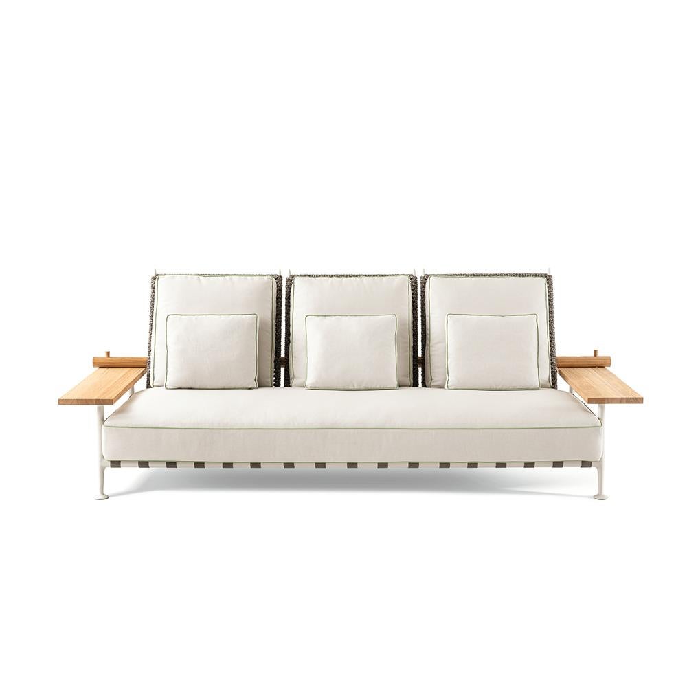 Canapé conçu par Philippe Starck en 2020. Fabriqué par Cassina en Italie.

Définie par Philippe Starck comme 