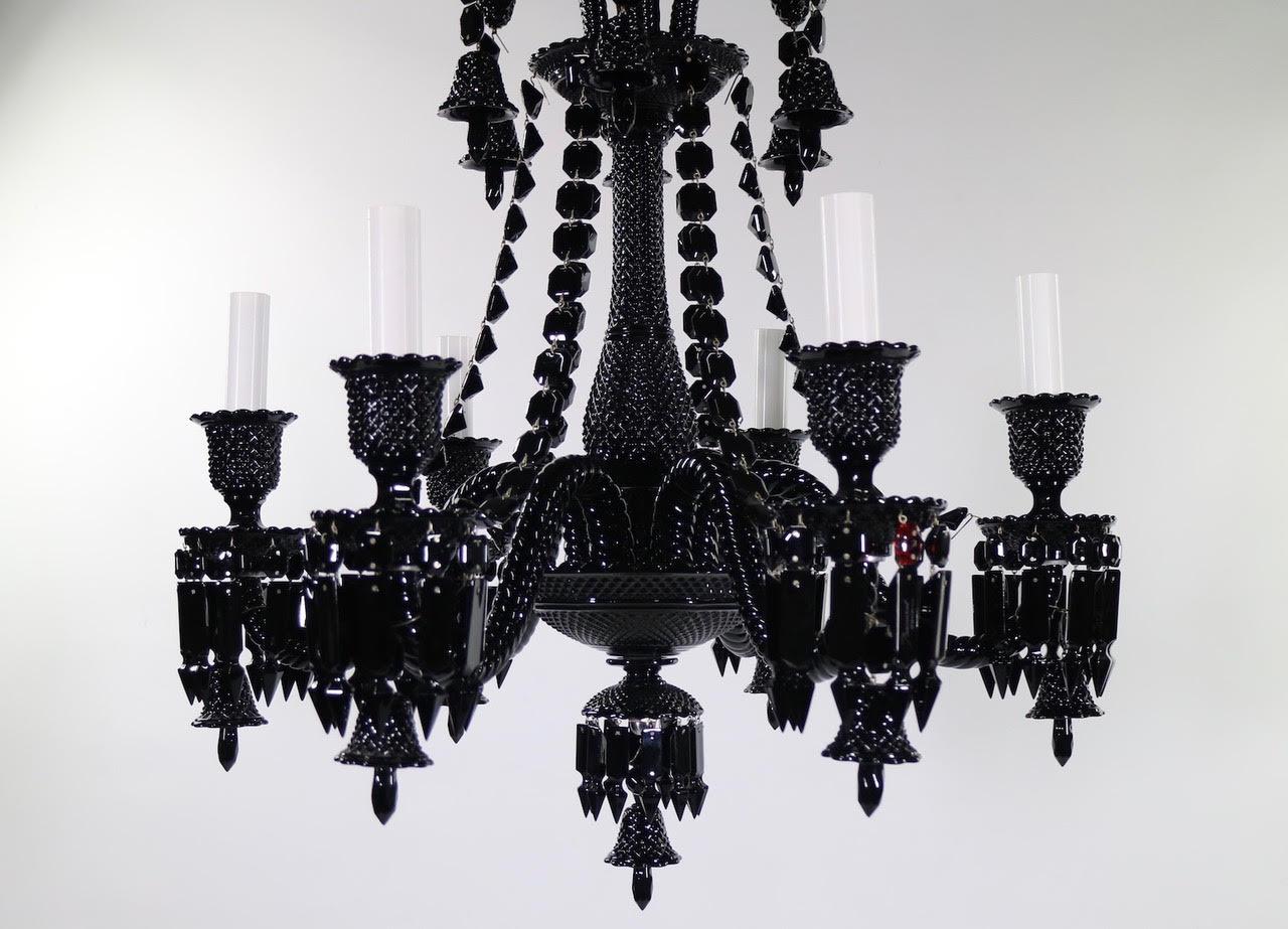 Lustre moderne français 'Zenith' en cristal noir conçu par le célèbre designer français Philippe Starck pour Baccarat. La pièce date des années 2000 et possède une plaque de maintien avec des marques et une signature. Bras à six lumières:: en état
