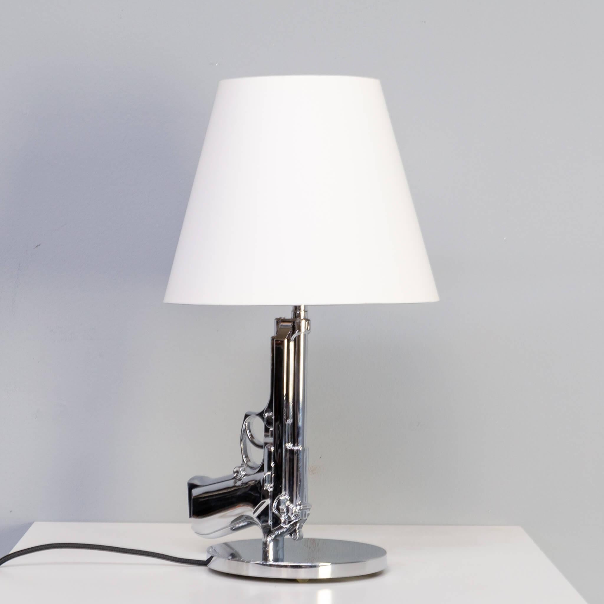 italien Lampe de table 'Gun' de Philippe Starck pour Flos