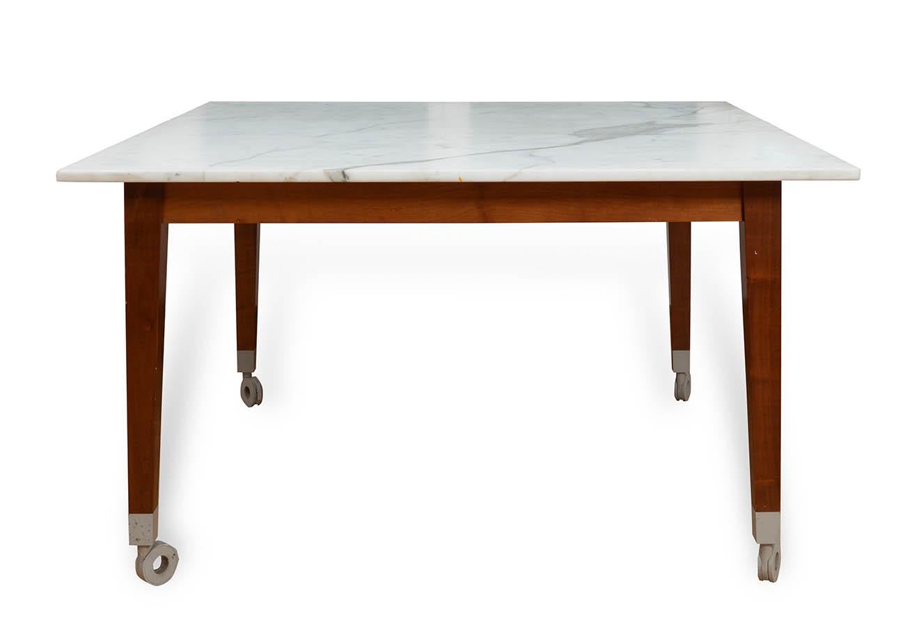 Table à roulettes en châtaignier et marbre Philippe Starck 