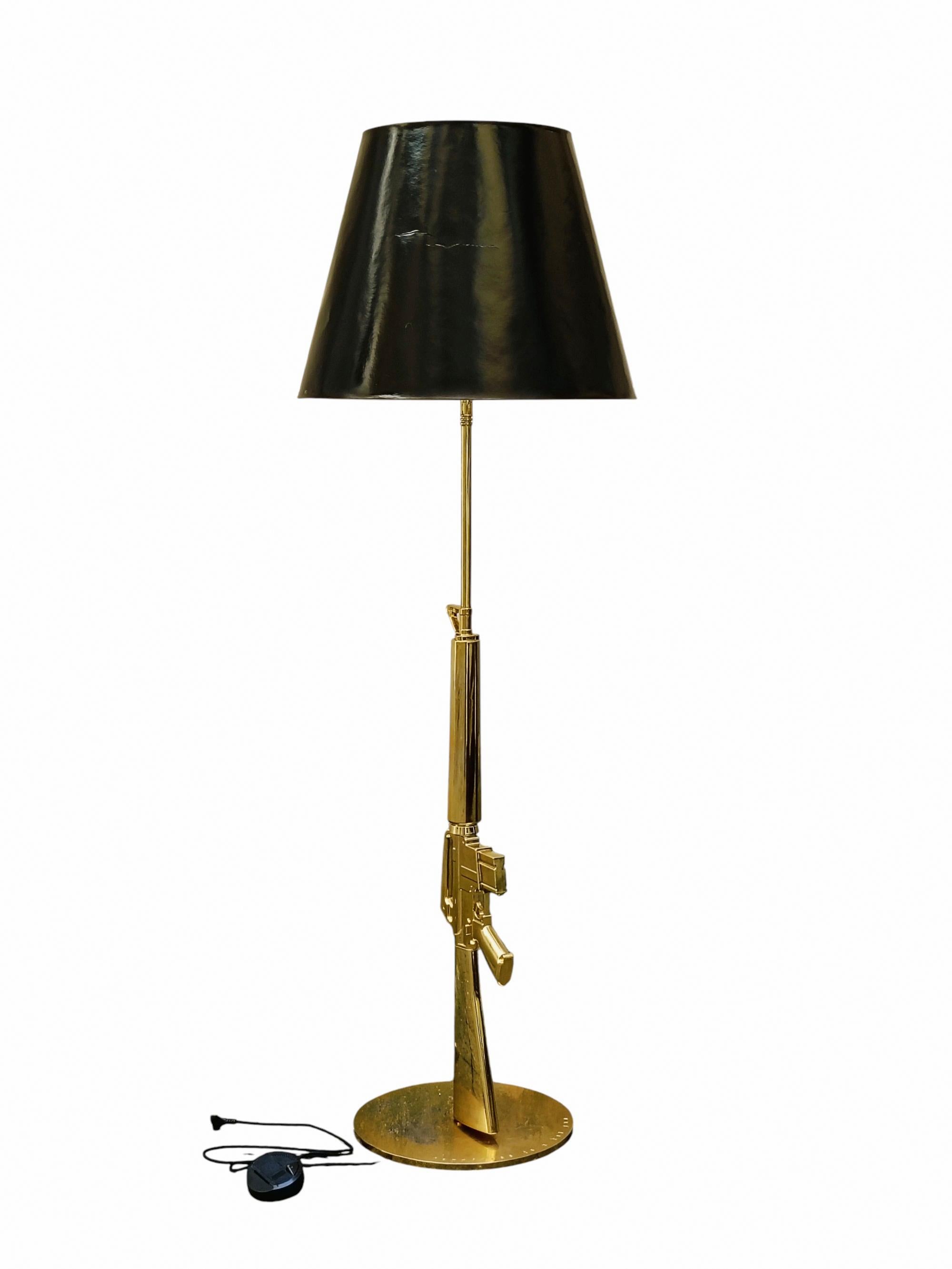 Philippe Starck for Flos Floor Lamp 'Guns Lounge M16', Italie, années 2000 en vente 3