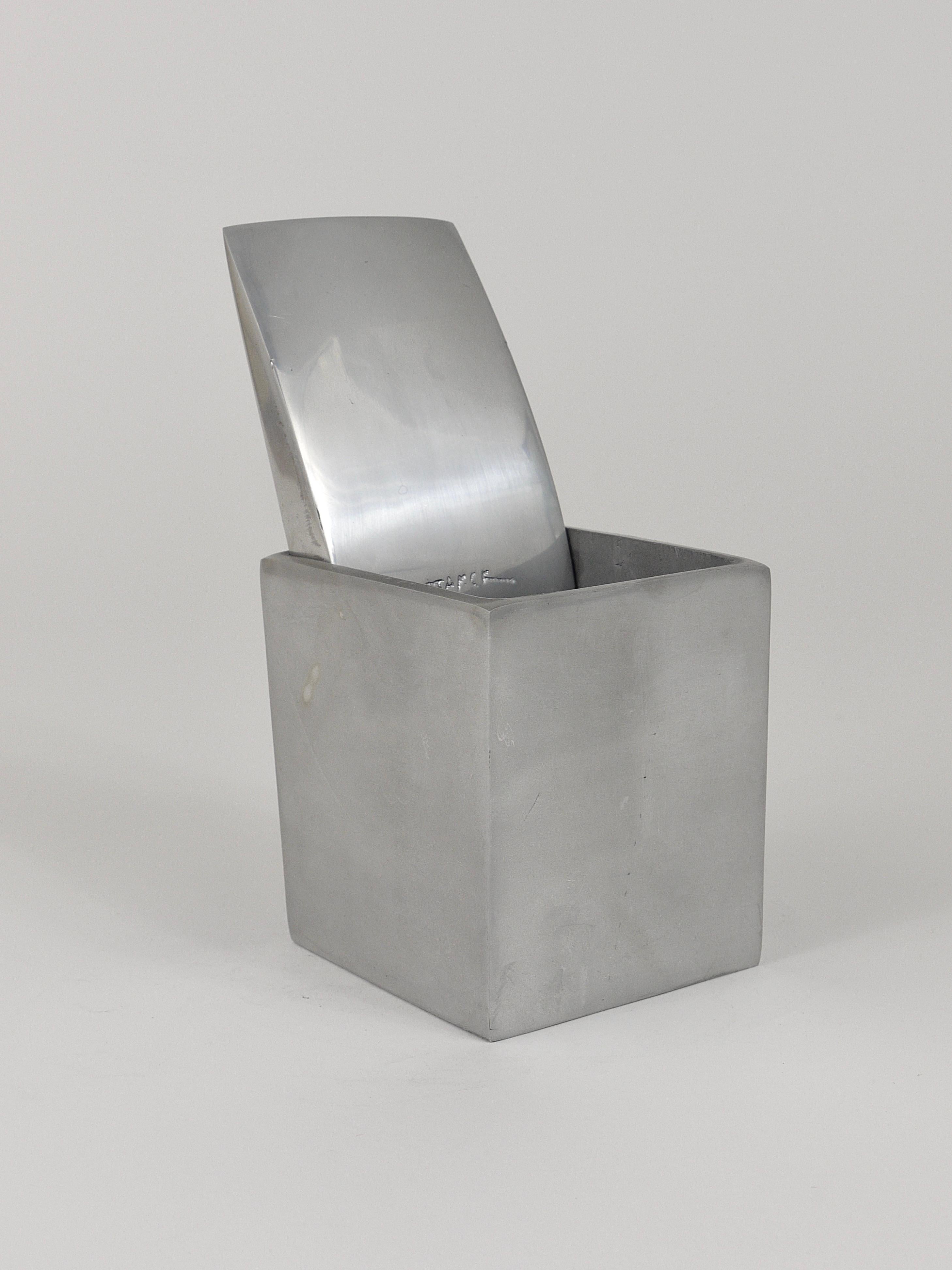 Philippe Starck Postmodern Ray Hollis Ashtray for the Royalton Hotel, XO, 1986 8