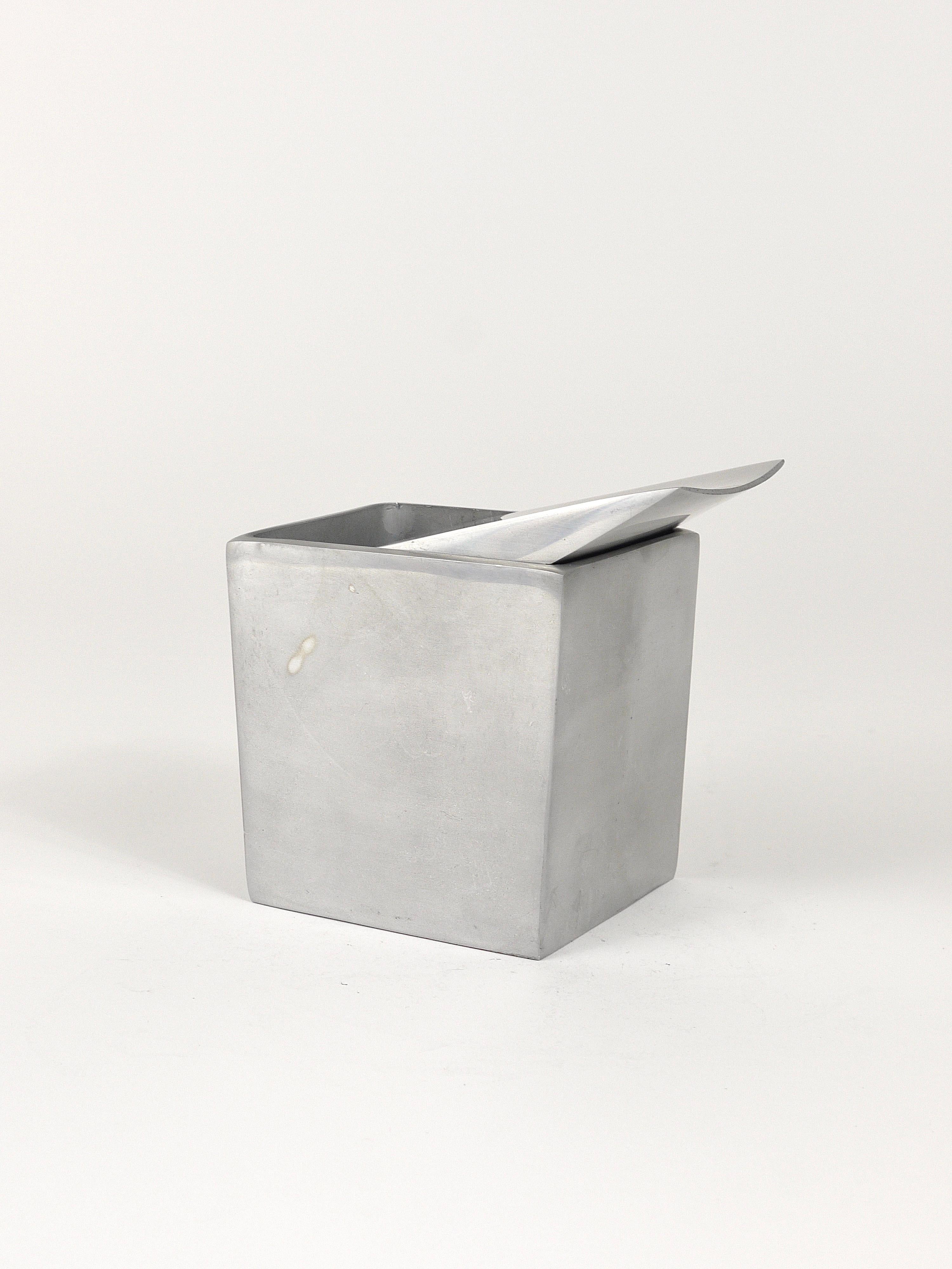 Philippe Starck Postmodern Ray Hollis Ashtray for the Royalton Hotel, XO, 1986 9