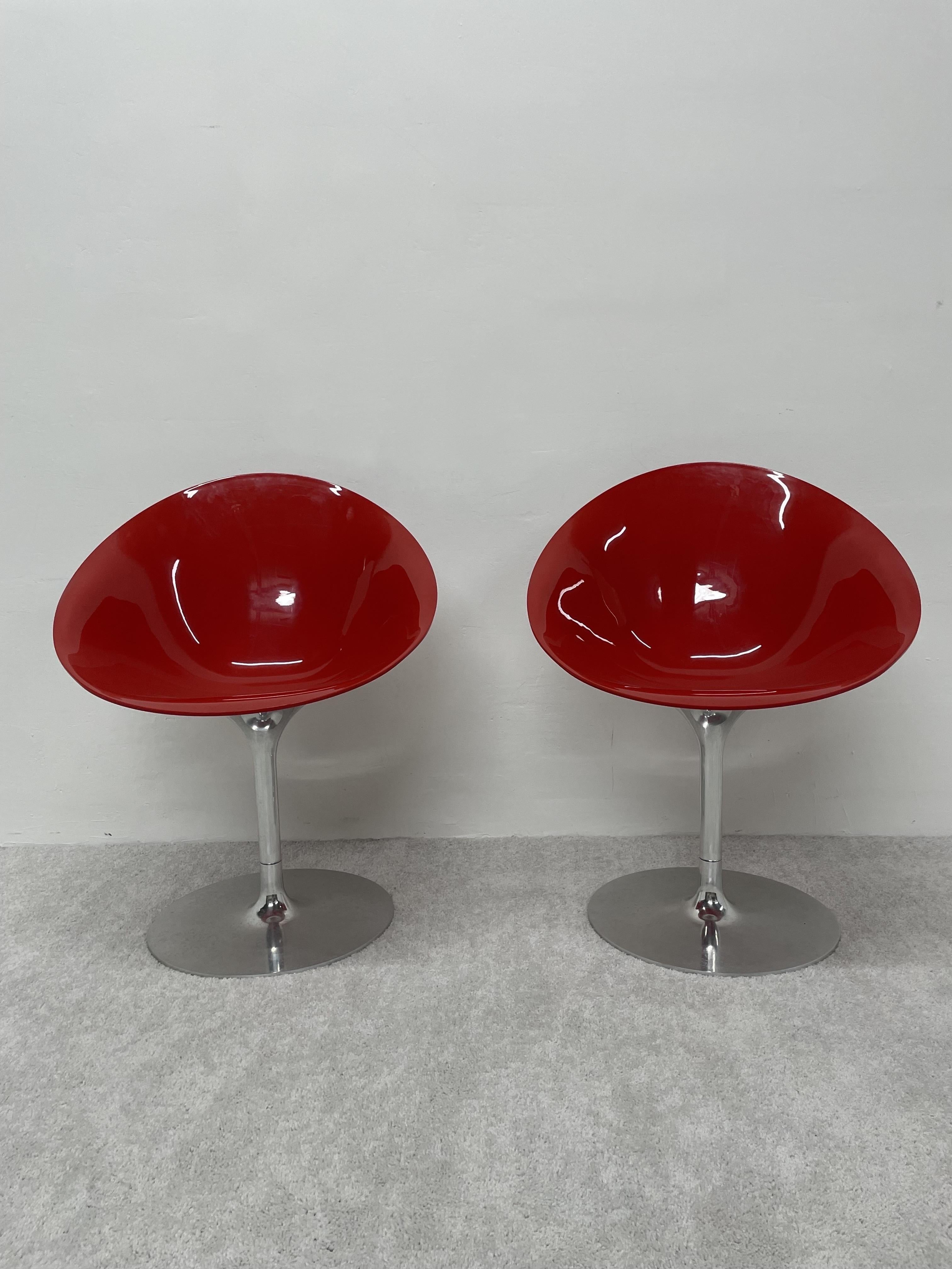 Philippe Starck für Kartell: Rote Eros-Stühle mit Aluminiumsockeln, Paar im Zustand „Gut“ in Miami, FL