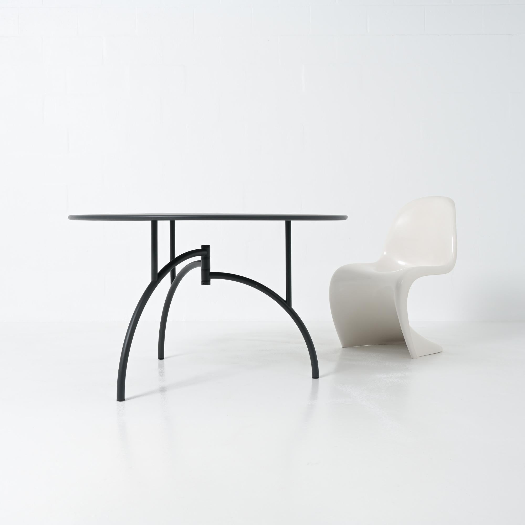 Philippe Starck Tippy Jackson Tisch 1982 (Italienisch) im Angebot