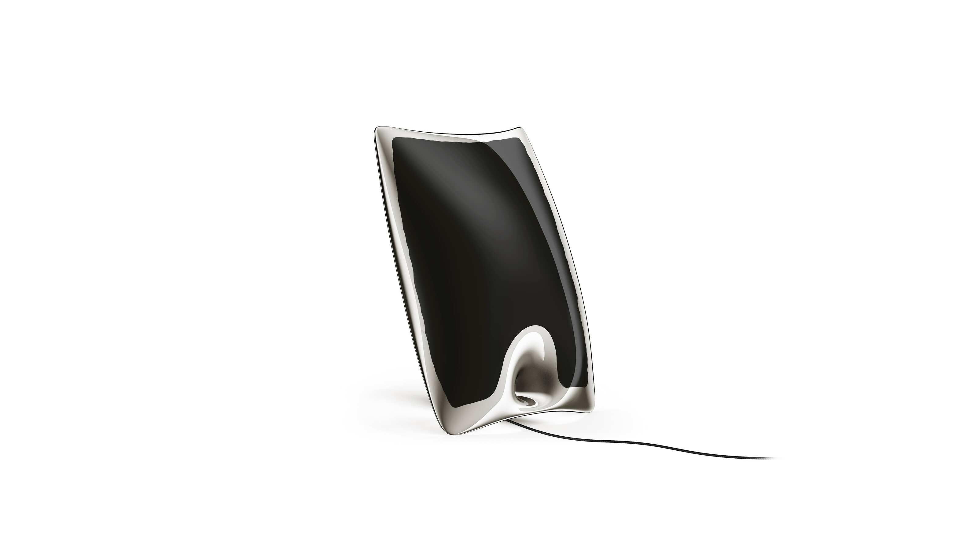 Philippe Starck Valor. S Table Lamp For Cassina 

Philippe Starck brings a centuries-old product to the world of illumination.

Starck interprets that period with his own personal approach to the material used by great artists and painted by hand.