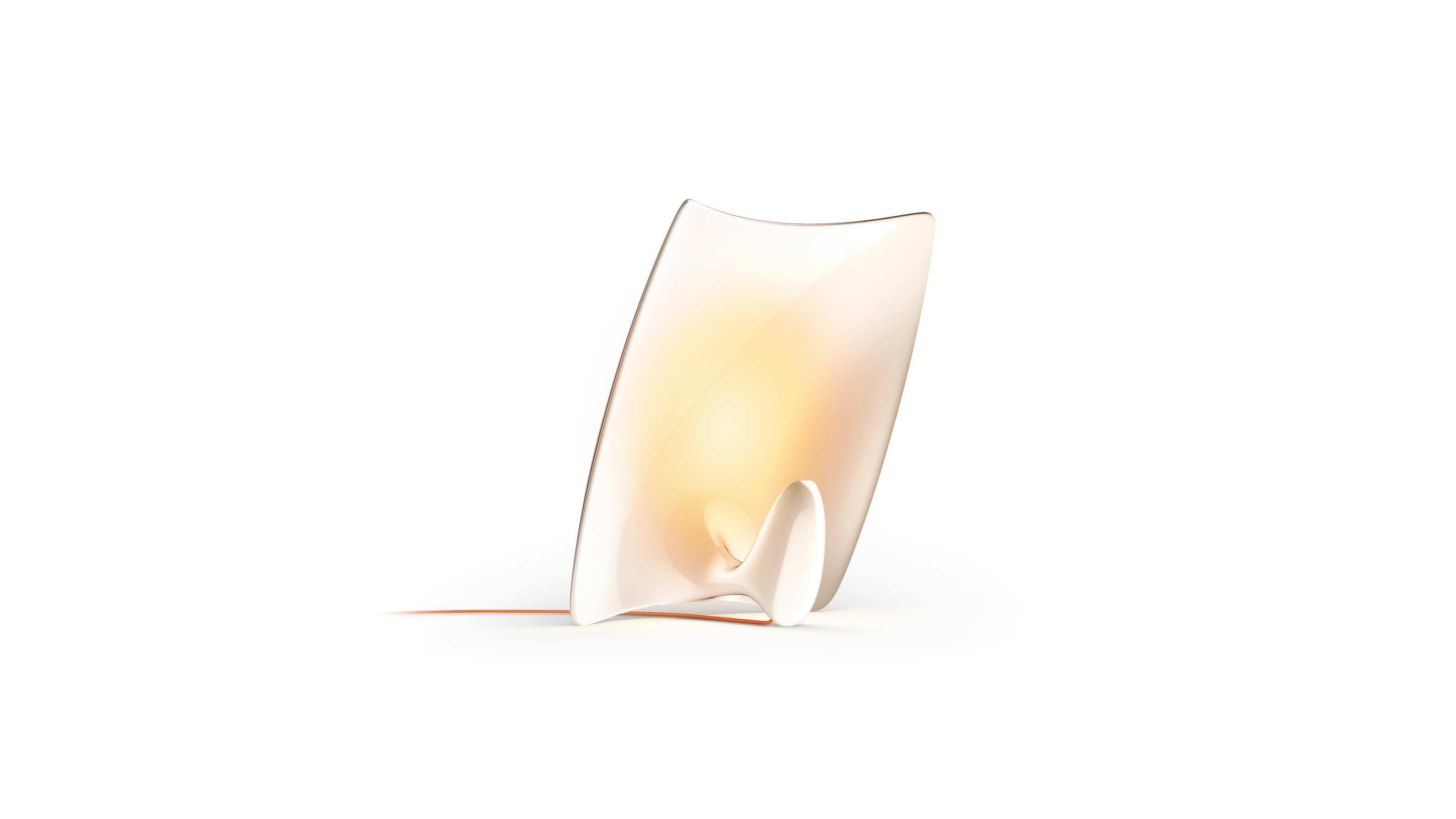 Philippe Starck Valor. S Table Lamp For Cassina 

Philippe Starck brings a centuries-old product to the world of illumination.

Starck interprets that period with his own personal approach to the material used by great artists and painted by hand.