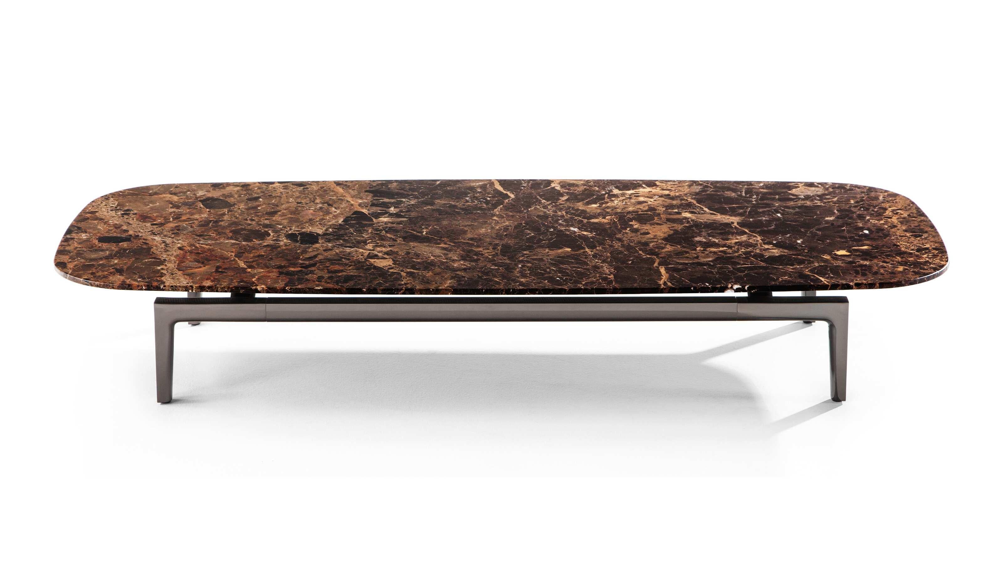 Table basse Volage Ex-S de Philippe Starck pour Cassina

Une collection de tables basses luxueuses recouvertes de marbre de première qualité, conçues par Philippe Starck en deux tailles, avec des bords arrondis, chacune disponible avec un plateau