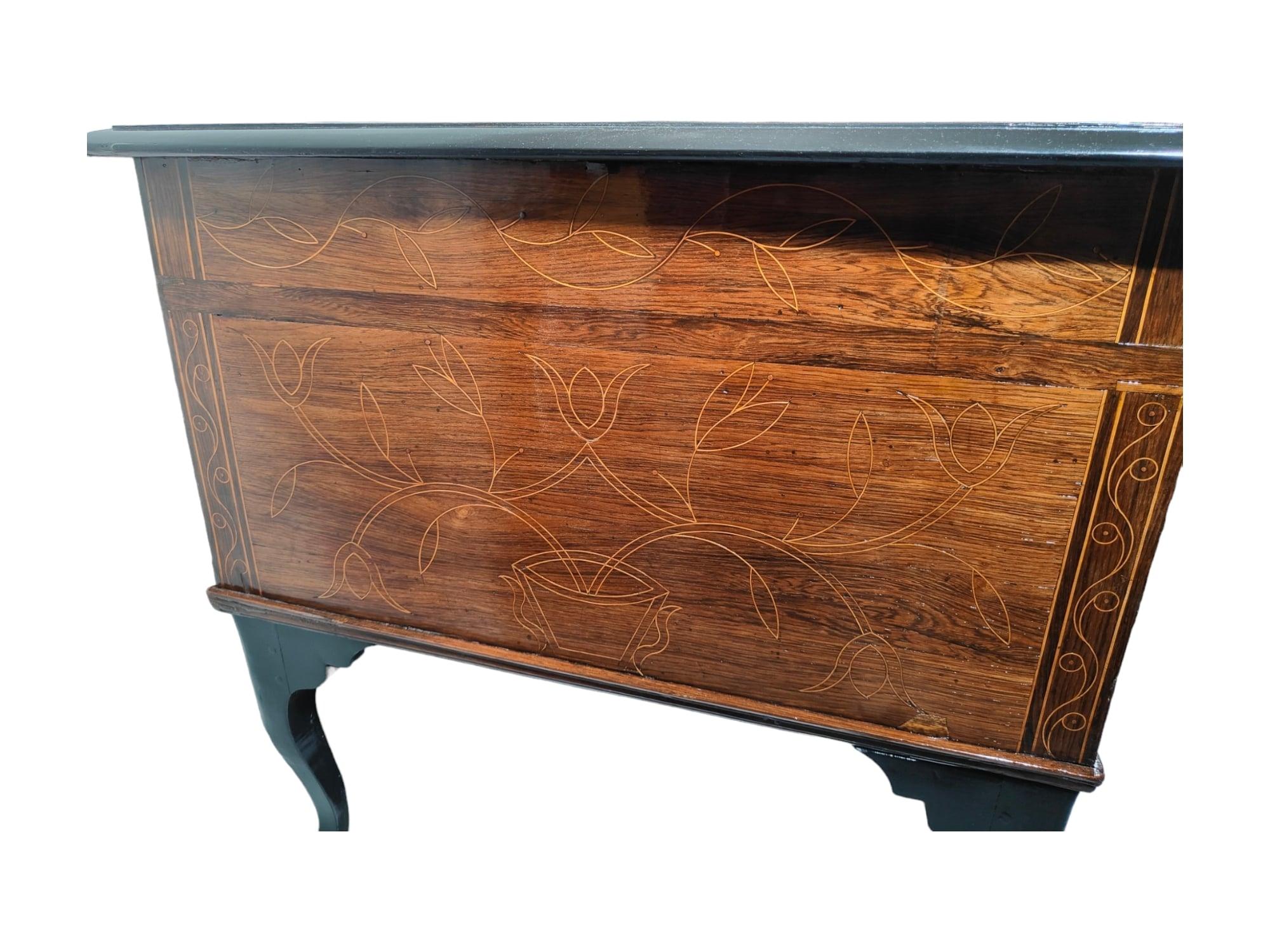 Philippe V Desk From the 17th Century For Sale 13