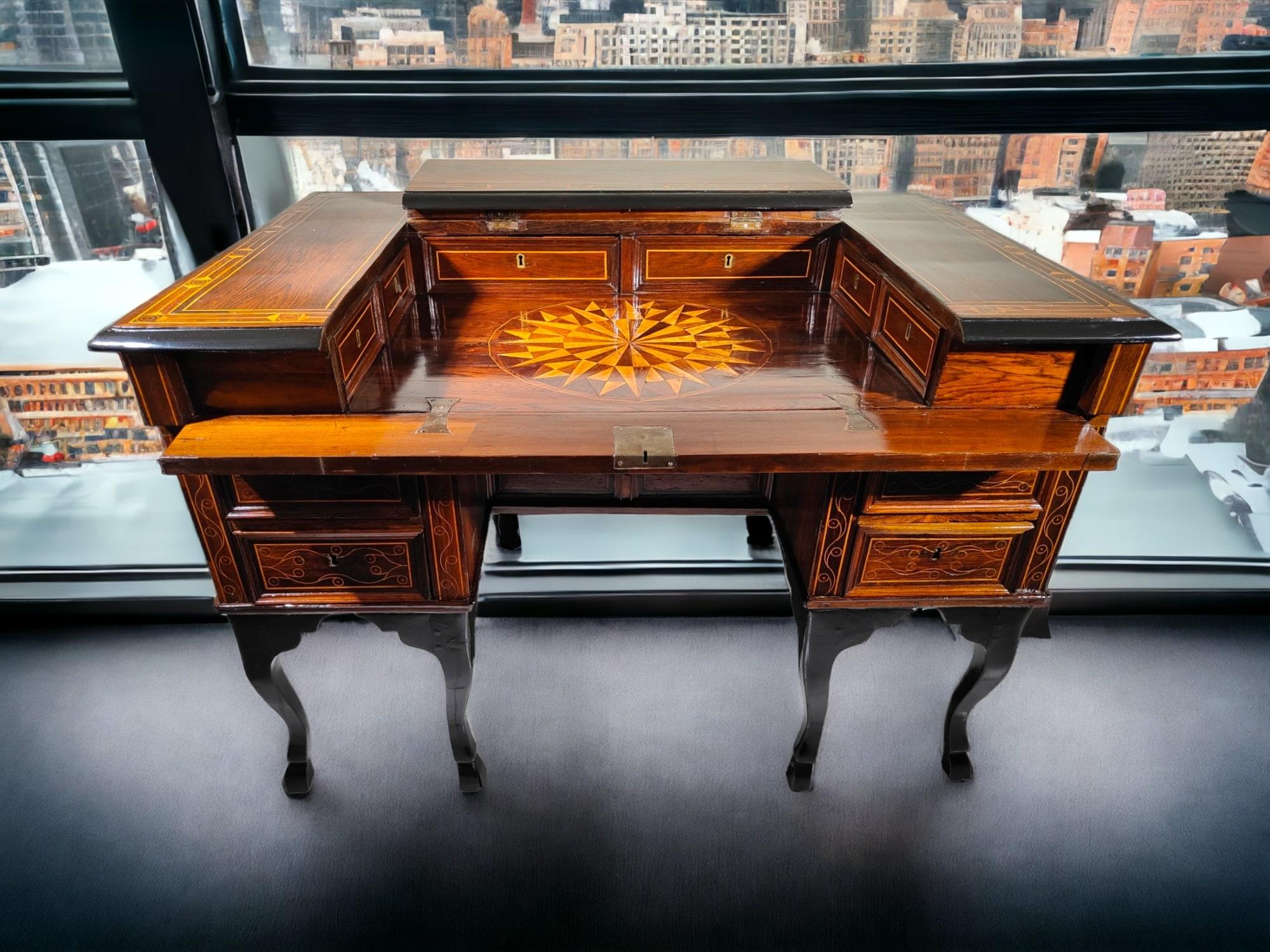 Philippe V Desk From the 17th Century For Sale 15