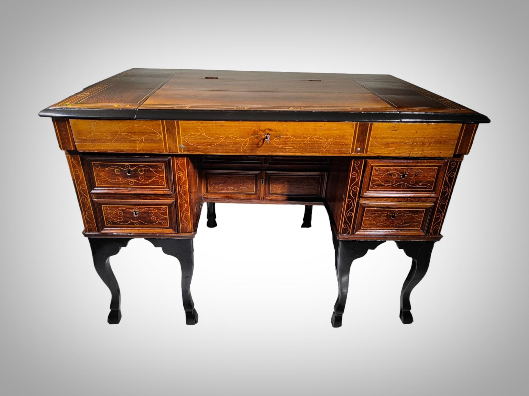 Philippe V Desk From the 17th Century In Good Condition For Sale In Madrid, ES