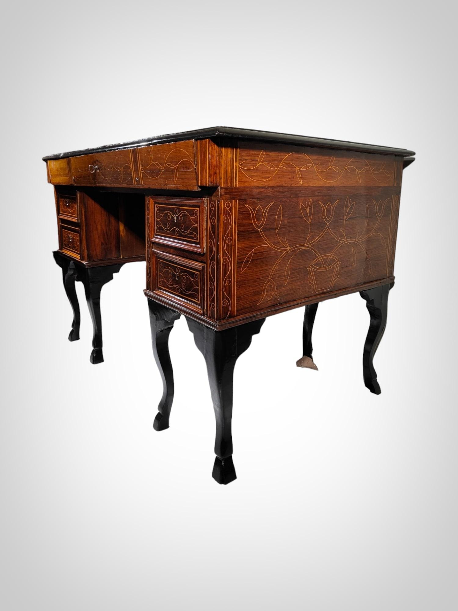 18th Century and Earlier Philippe V Desk From the 17th Century For Sale