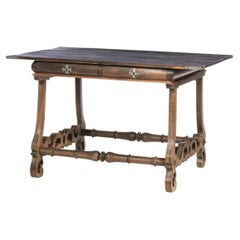 Philippine table in Noble Wood - 17th century