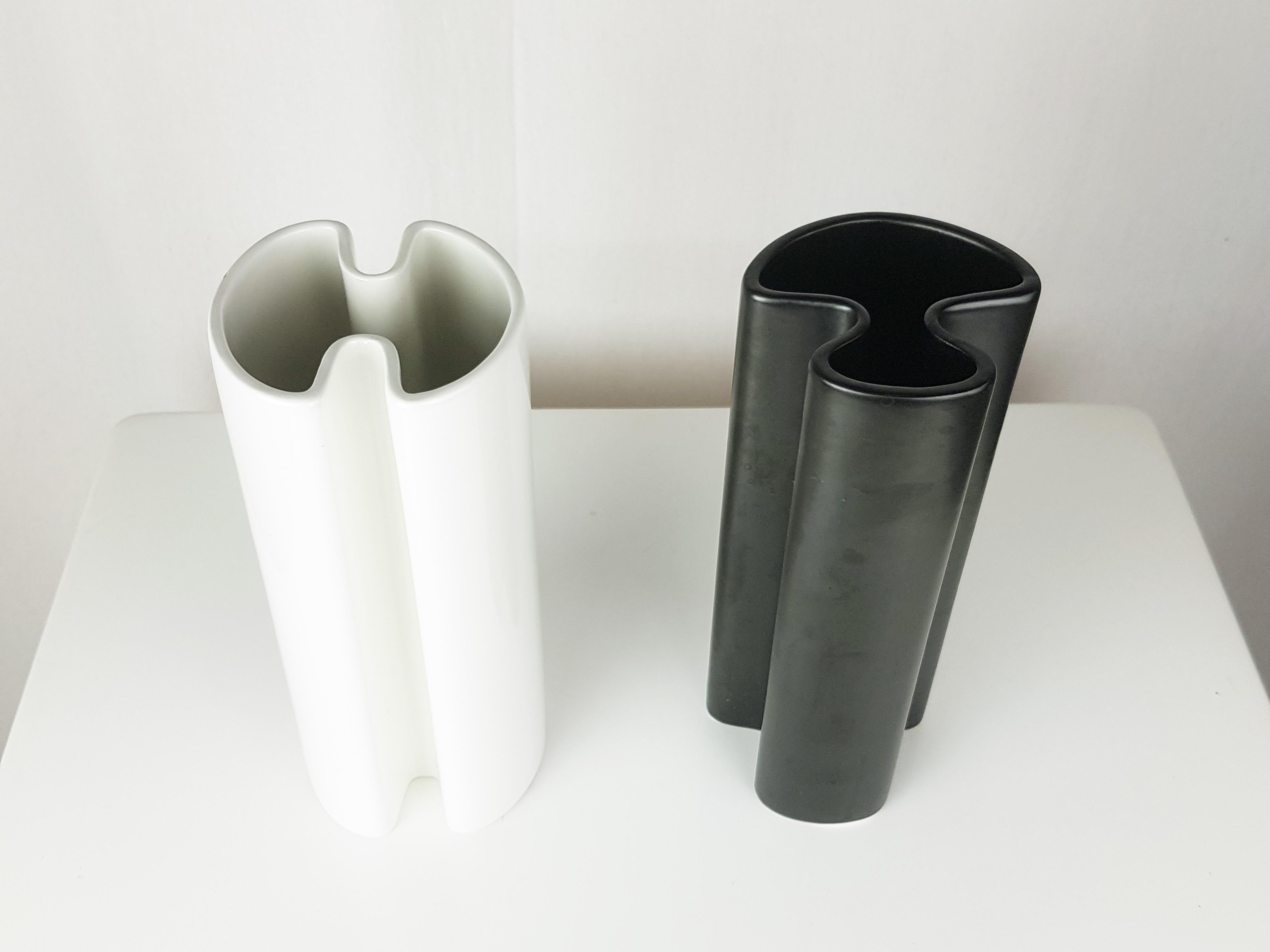 Philippines Black and White Ceramic Vases by Angelo Mangiarotti for Danese, 1964 For Sale 3