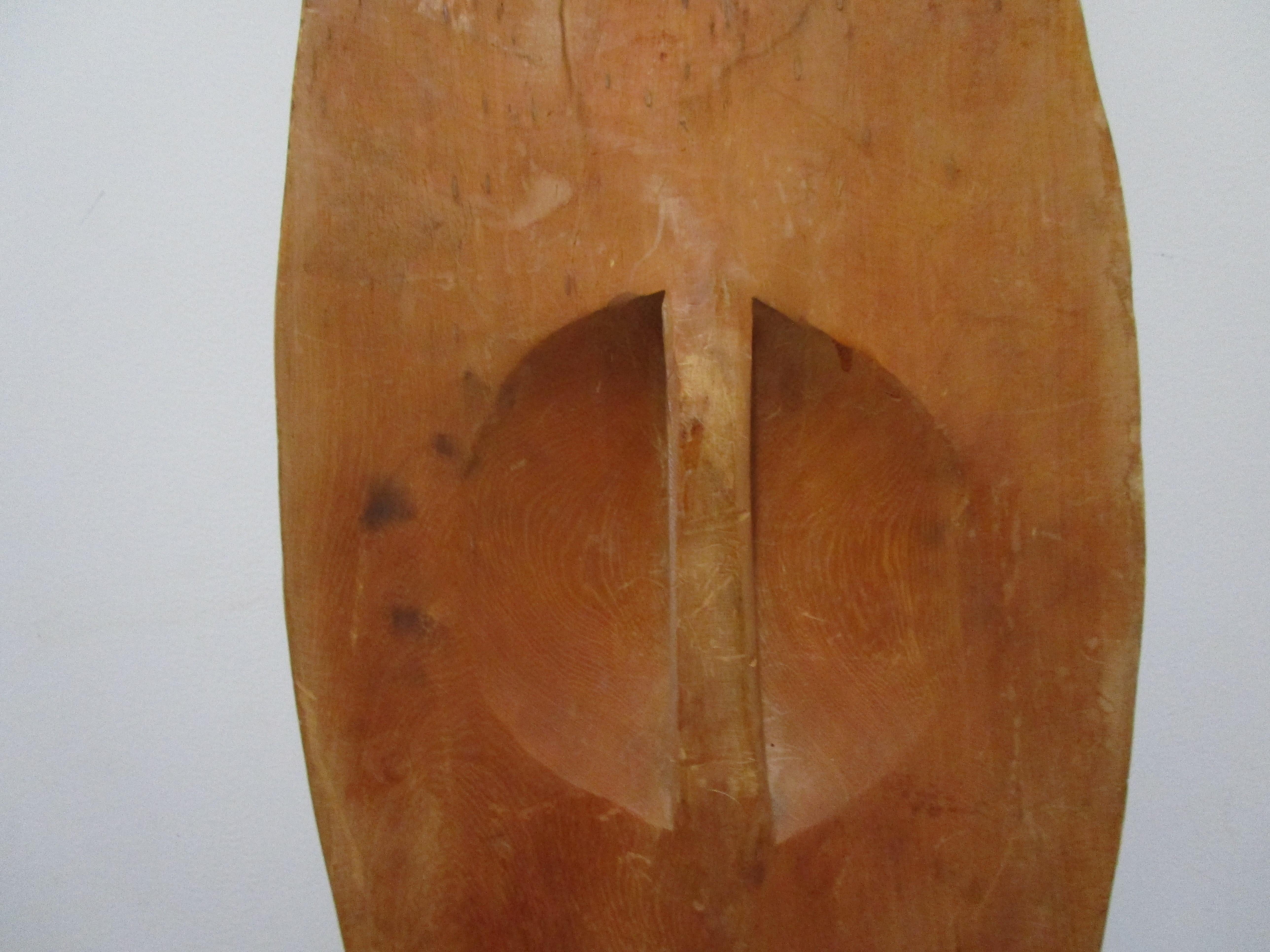 Filipinas Igorot Escudo de Cazador con Cabeza de Madera Tallada en Bueno estado para la venta en Lomita, CA
