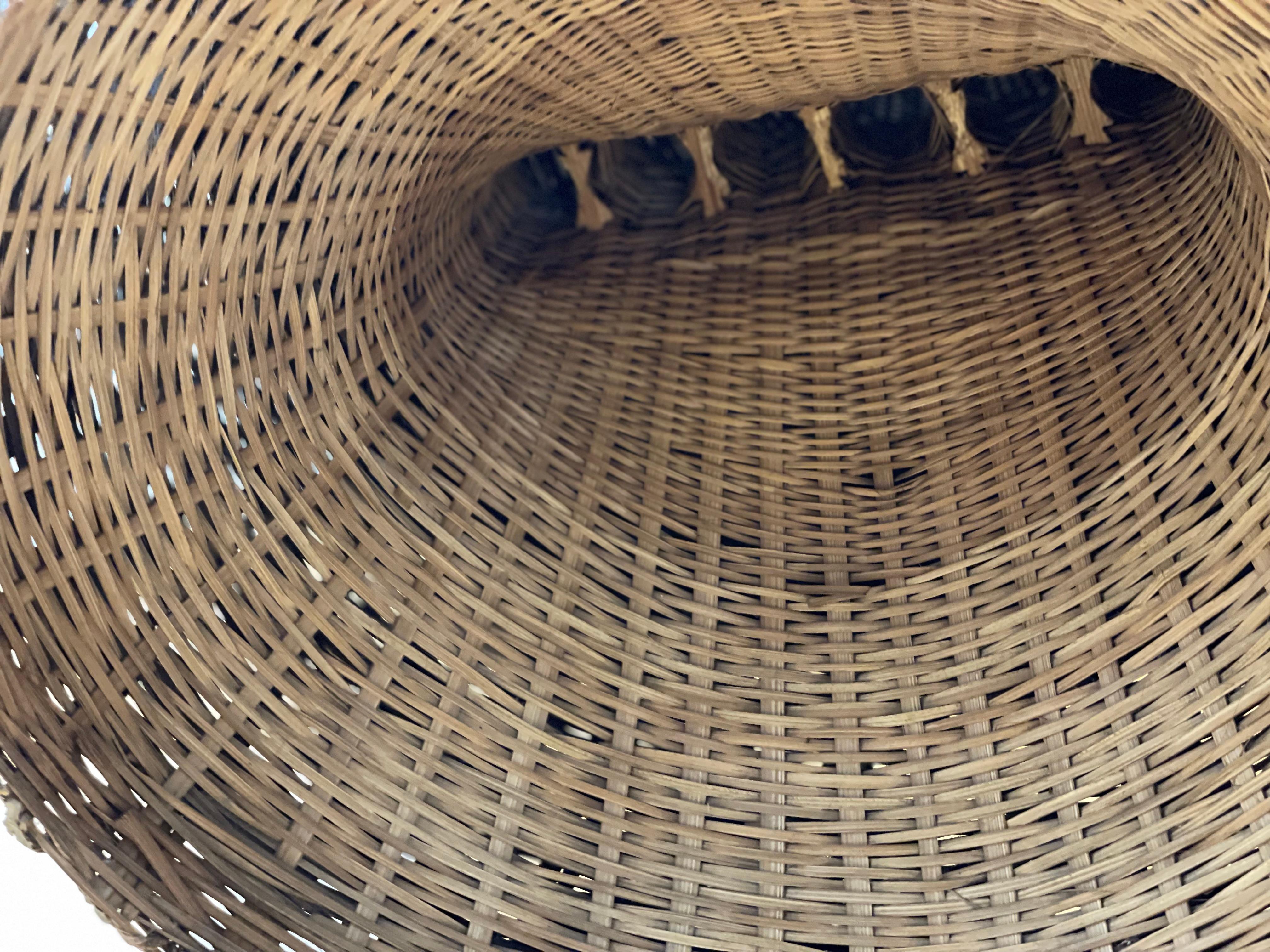 Mid-20th Century Philippines northLuzon 1960s cylindrical fish trap basket For Sale